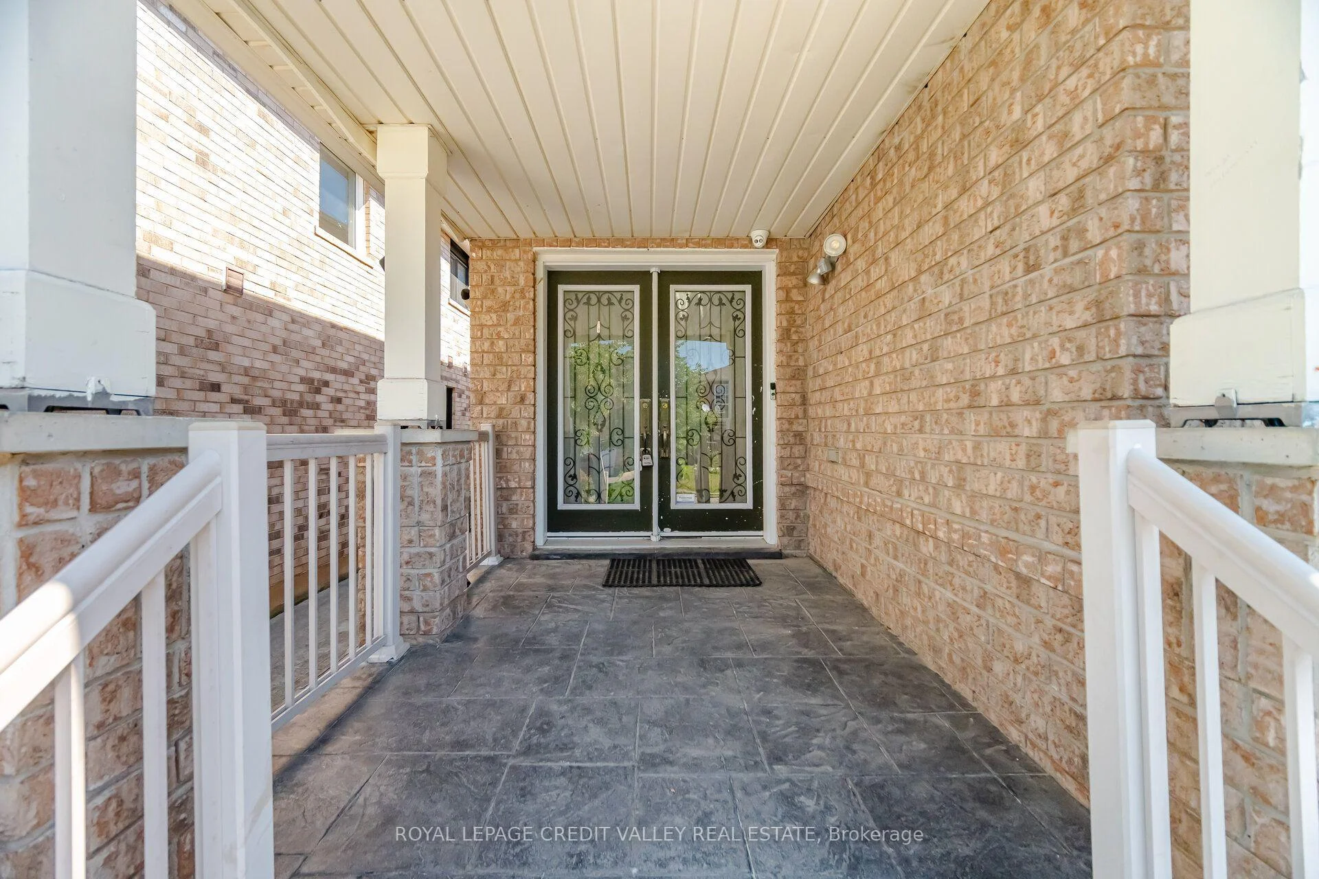 Photo 10 of 23 Capistro Street, Brampton, Fletcher's Meadow — HOMEH