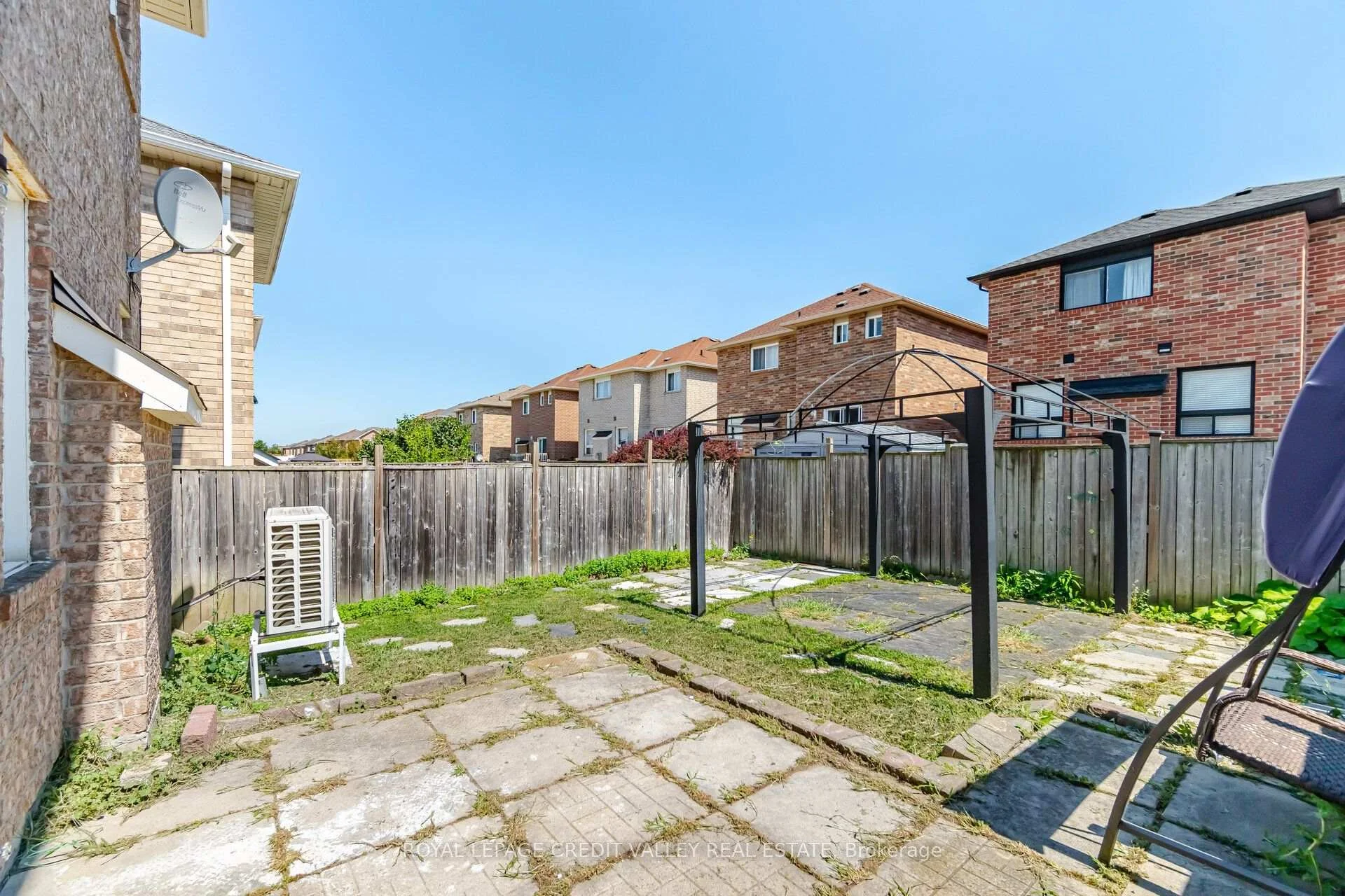 Photo 94 of 23 Capistro Street, Brampton, Fletcher's Meadow — HOMEH