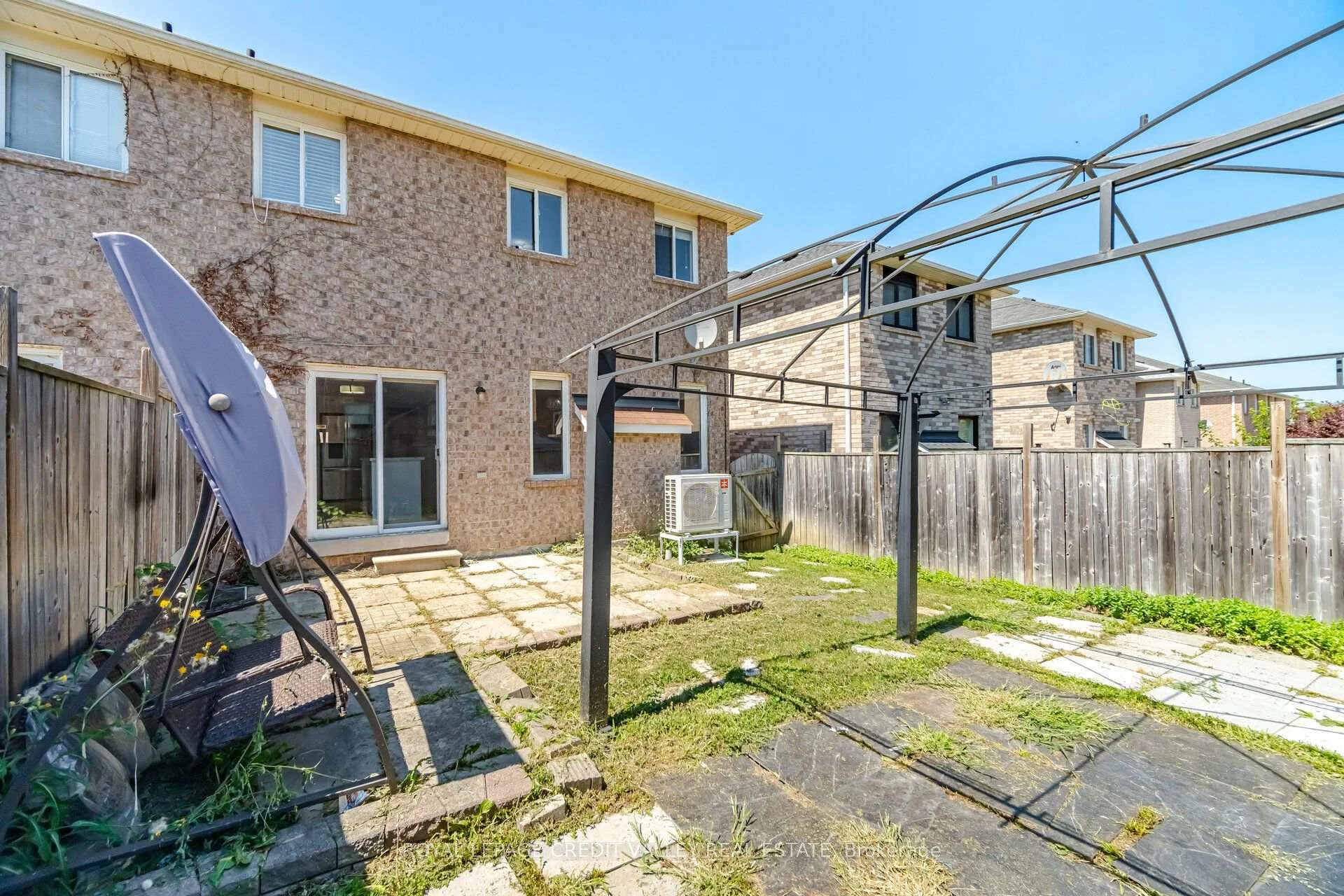 Photo 96 of 23 Capistro Street, Brampton, Fletcher's Meadow — HOMEH