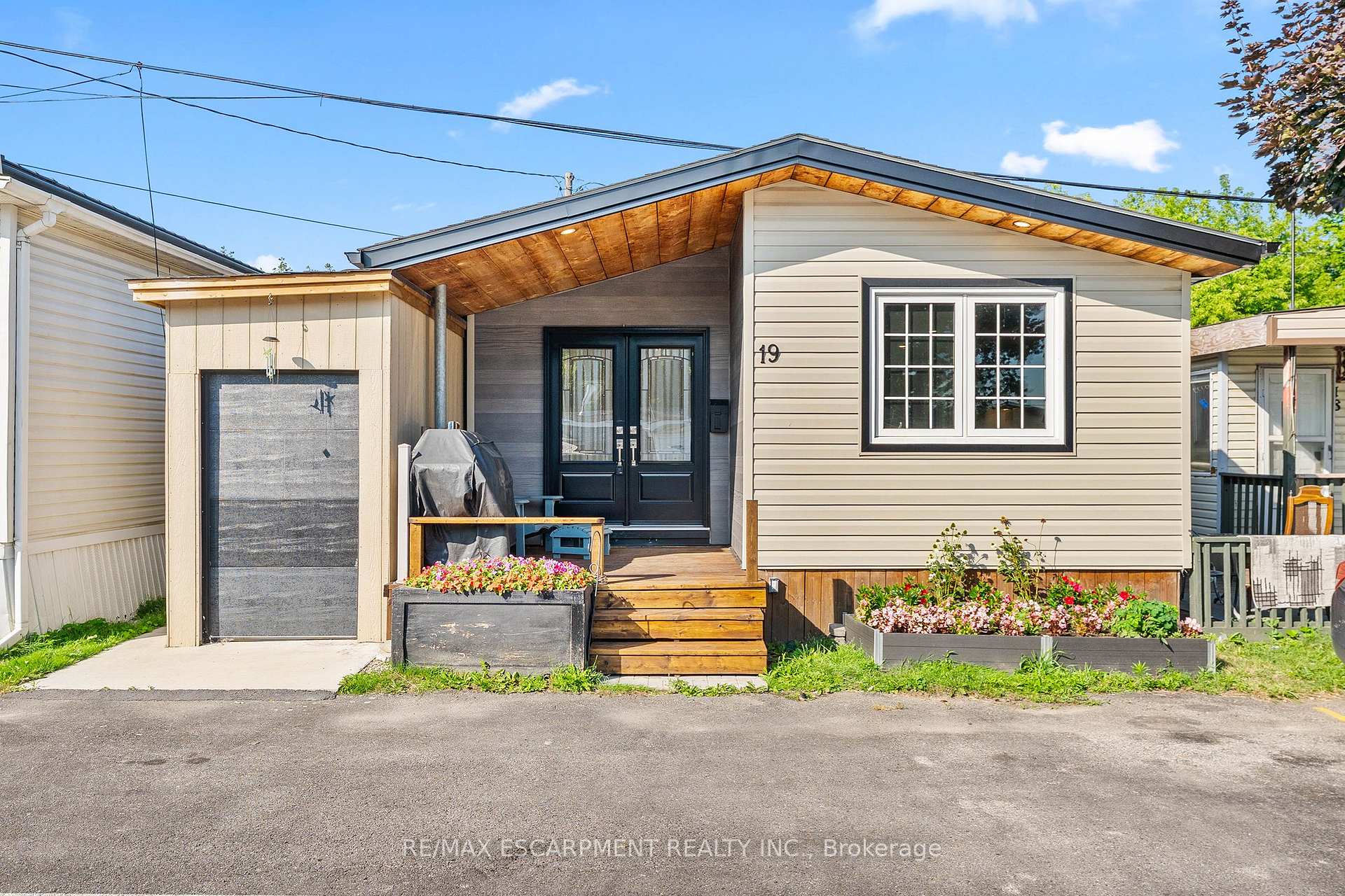 Photo 1 of Unit 19, 3233 Derry Road E, Mississauga, Malton — HOMEH