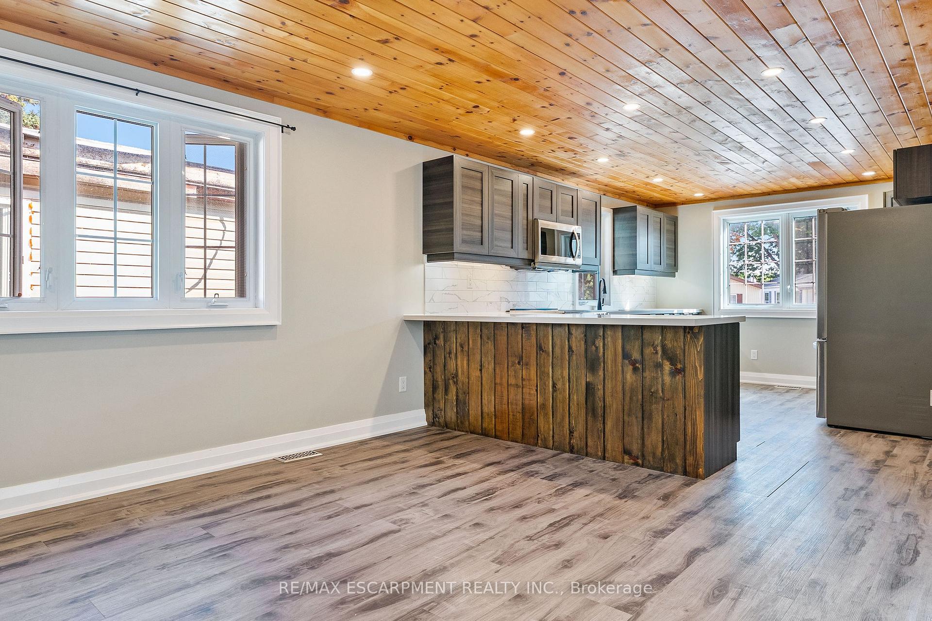 Photo 10 of Unit 19, 3233 Derry Road E, Mississauga, Malton — HOMEH