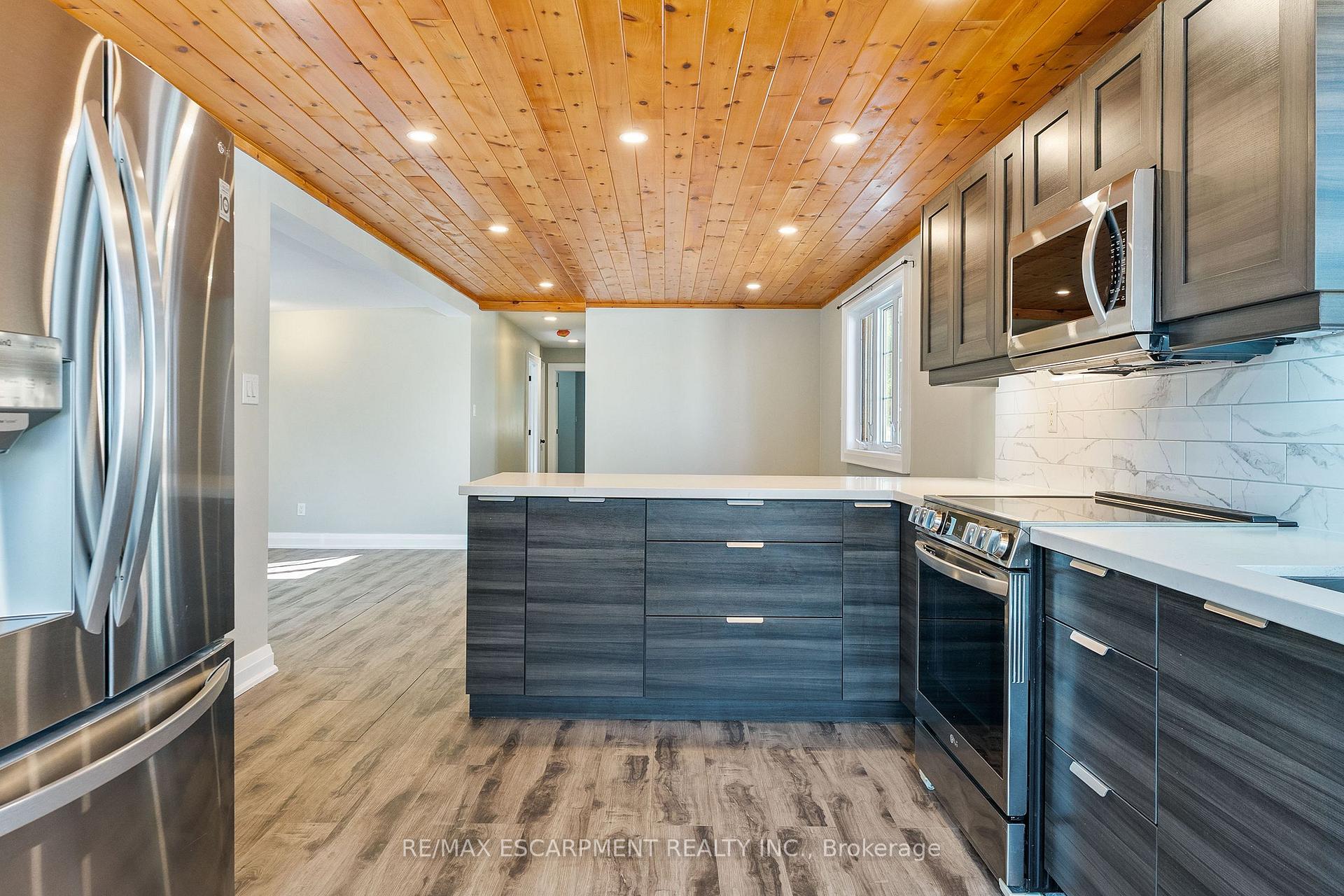Photo 15 of Unit 19, 3233 Derry Road E, Mississauga, Malton — HOMEH