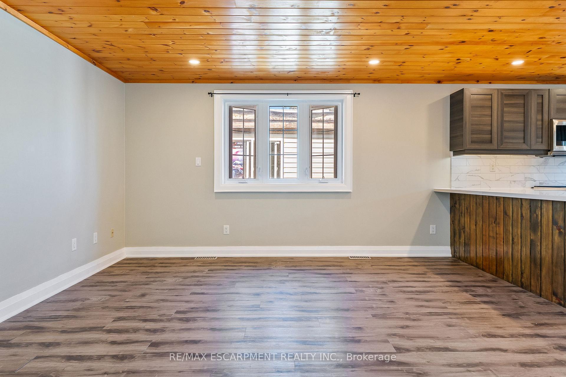 Photo 19 of Unit 19, 3233 Derry Road E, Mississauga, Malton — HOMEH