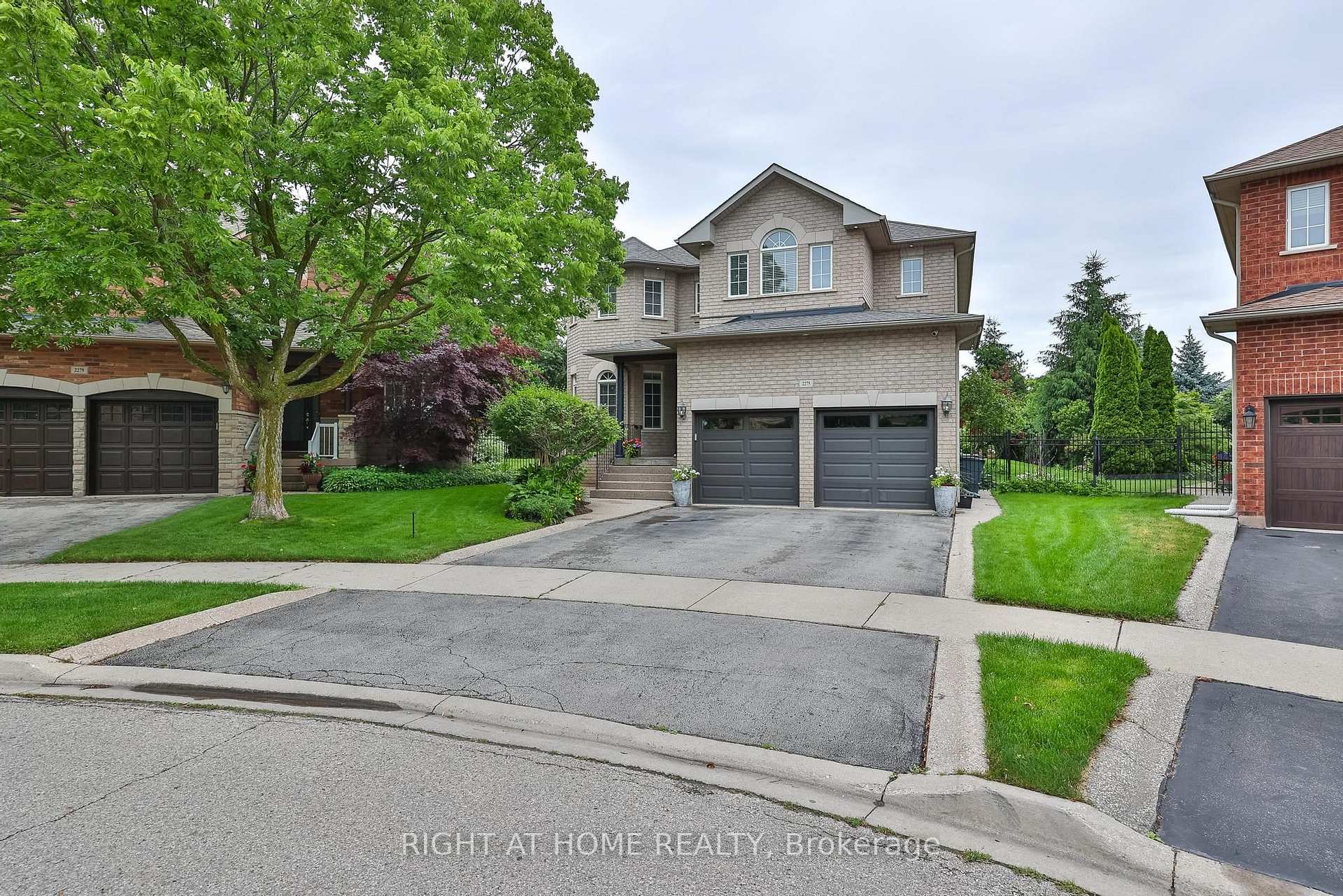 Photo 1 of 2275 Whitecliffe Way, Oakville, Westmount — HOMEH