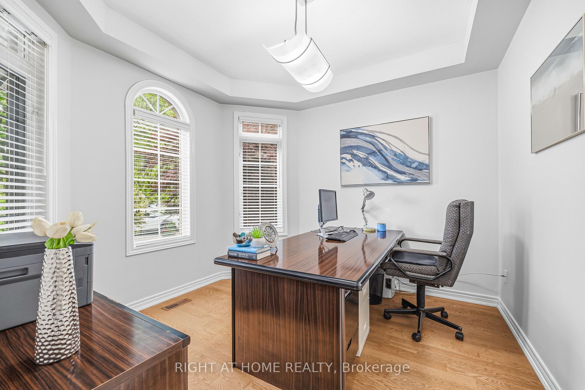 Photo 6 of 2275 Whitecliffe Way, Oakville, Westmount — HOMEH