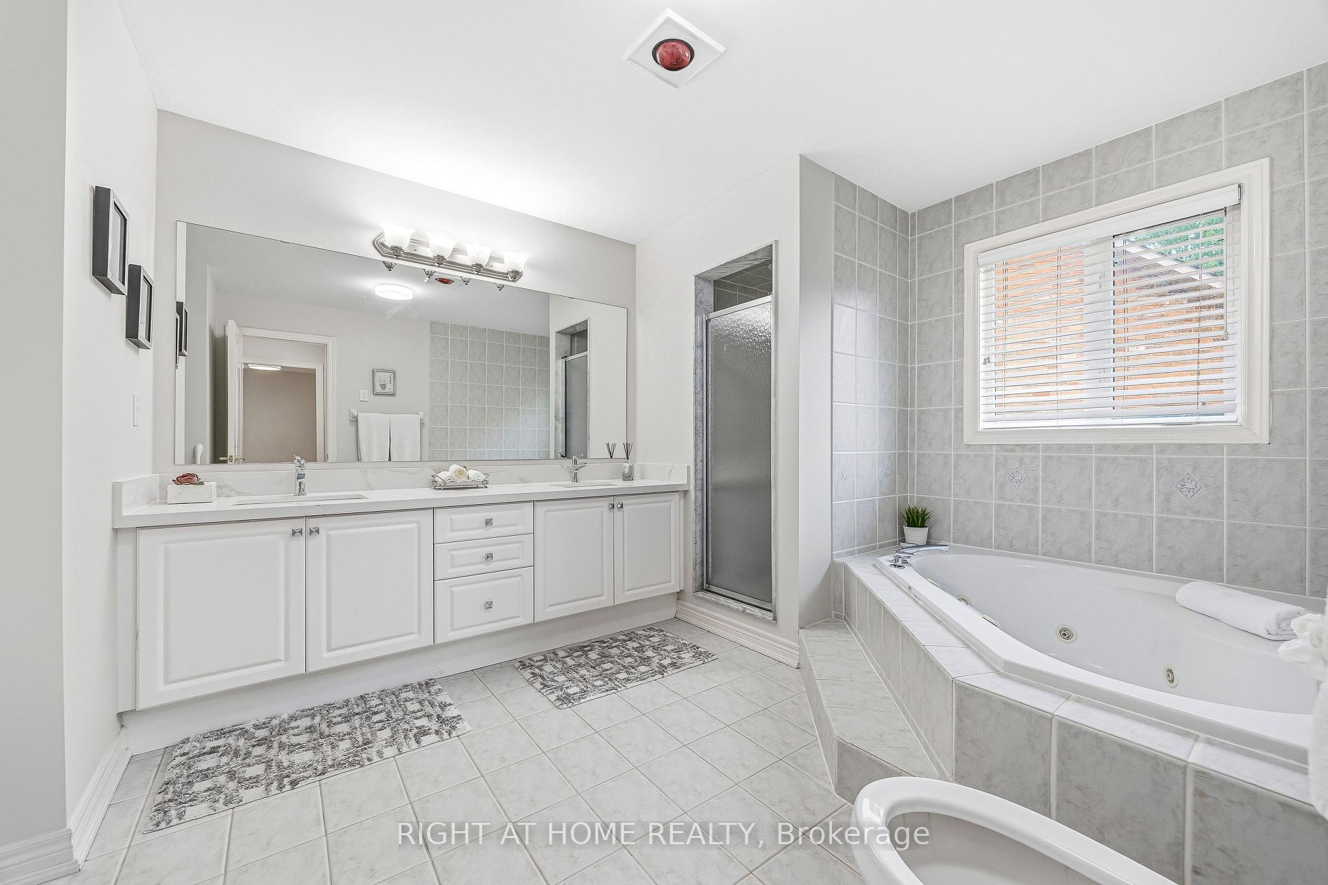 Photo 16 of 2275 Whitecliffe Way, Oakville, Westmount — HOMEH