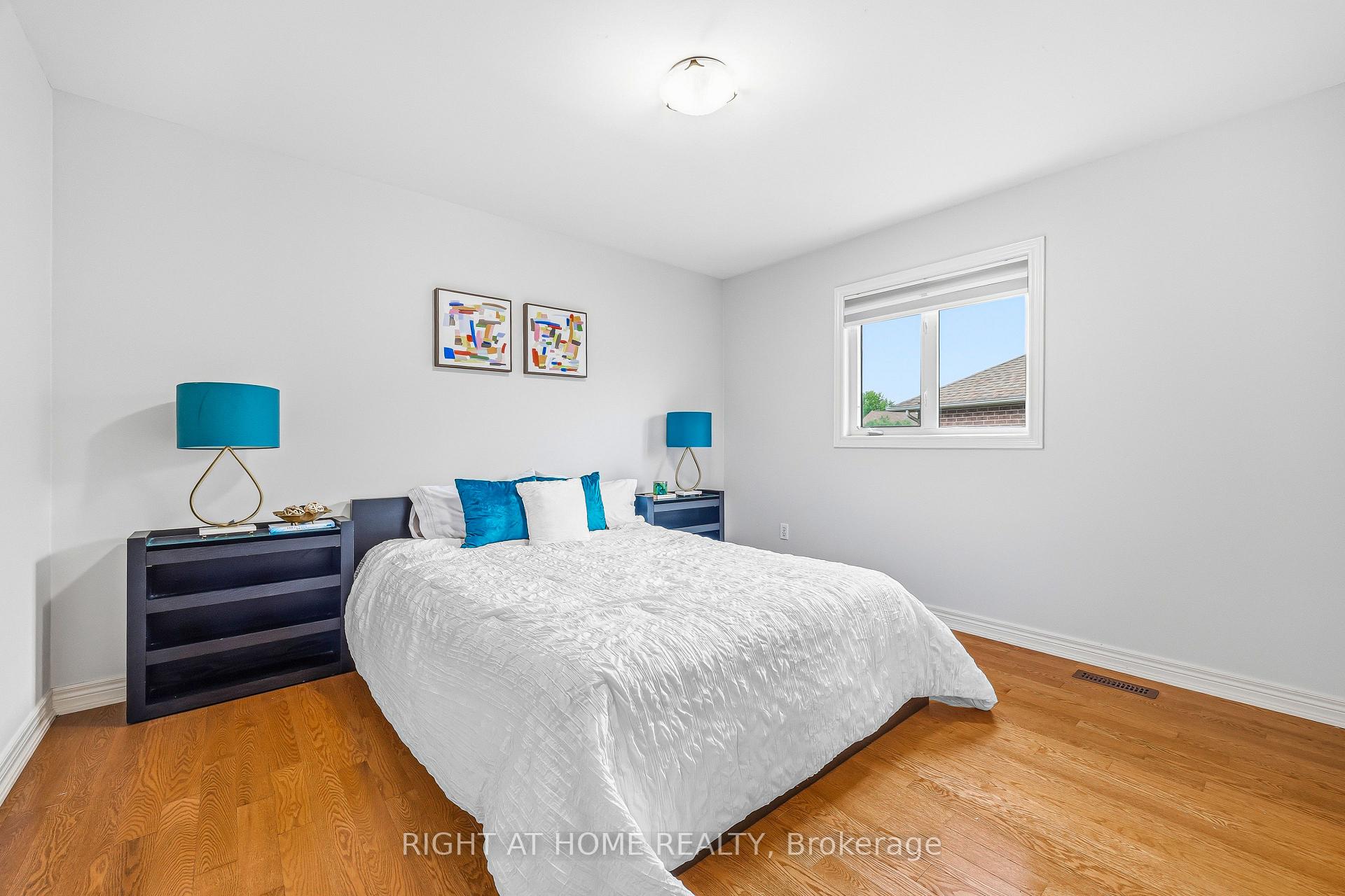 Photo 20 of 2275 Whitecliffe Way, Oakville, Westmount — HOMEH