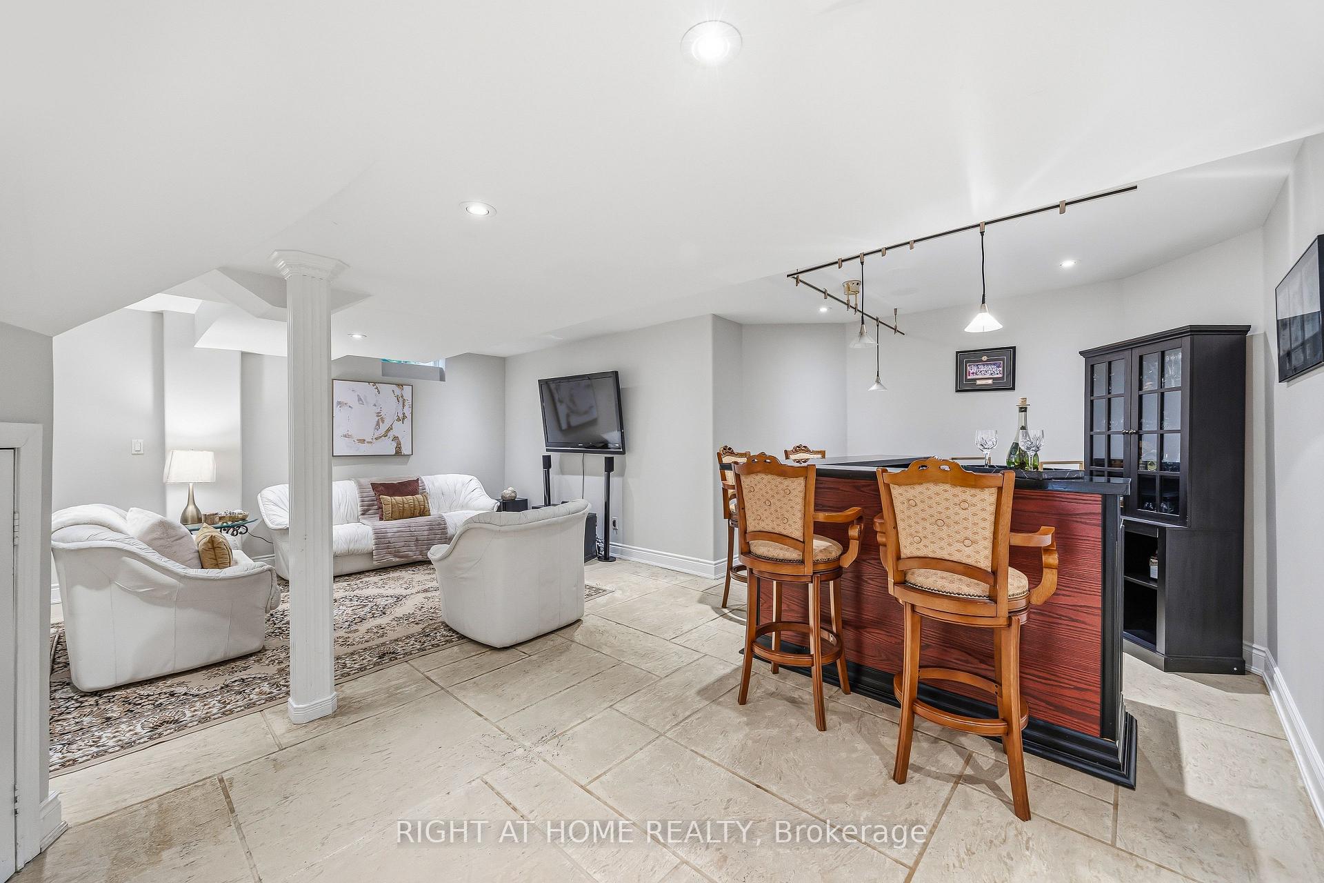 Photo 25 of 2275 Whitecliffe Way, Oakville, Westmount — HOMEH