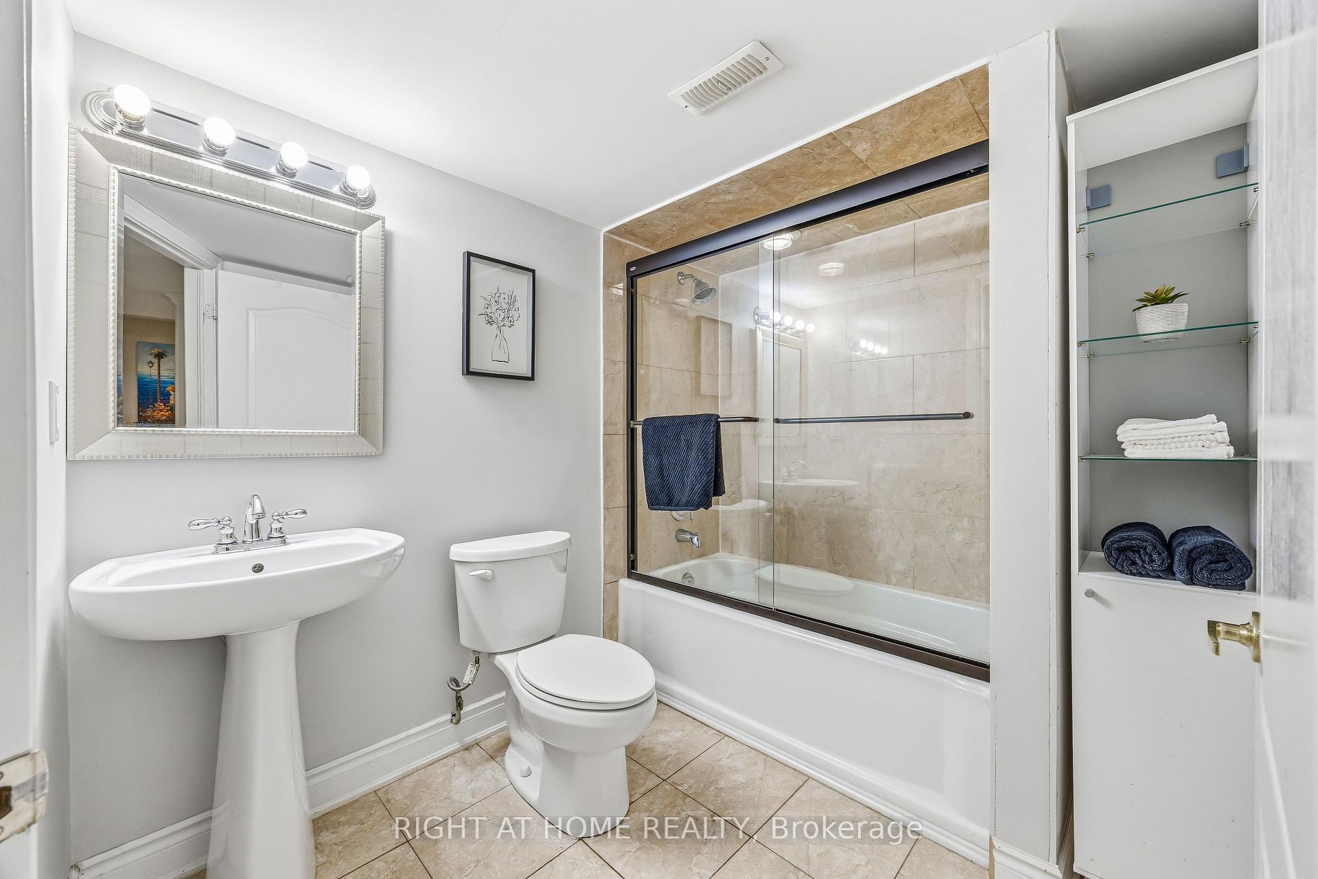 Photo 26 of 2275 Whitecliffe Way, Oakville, Westmount — HOMEH