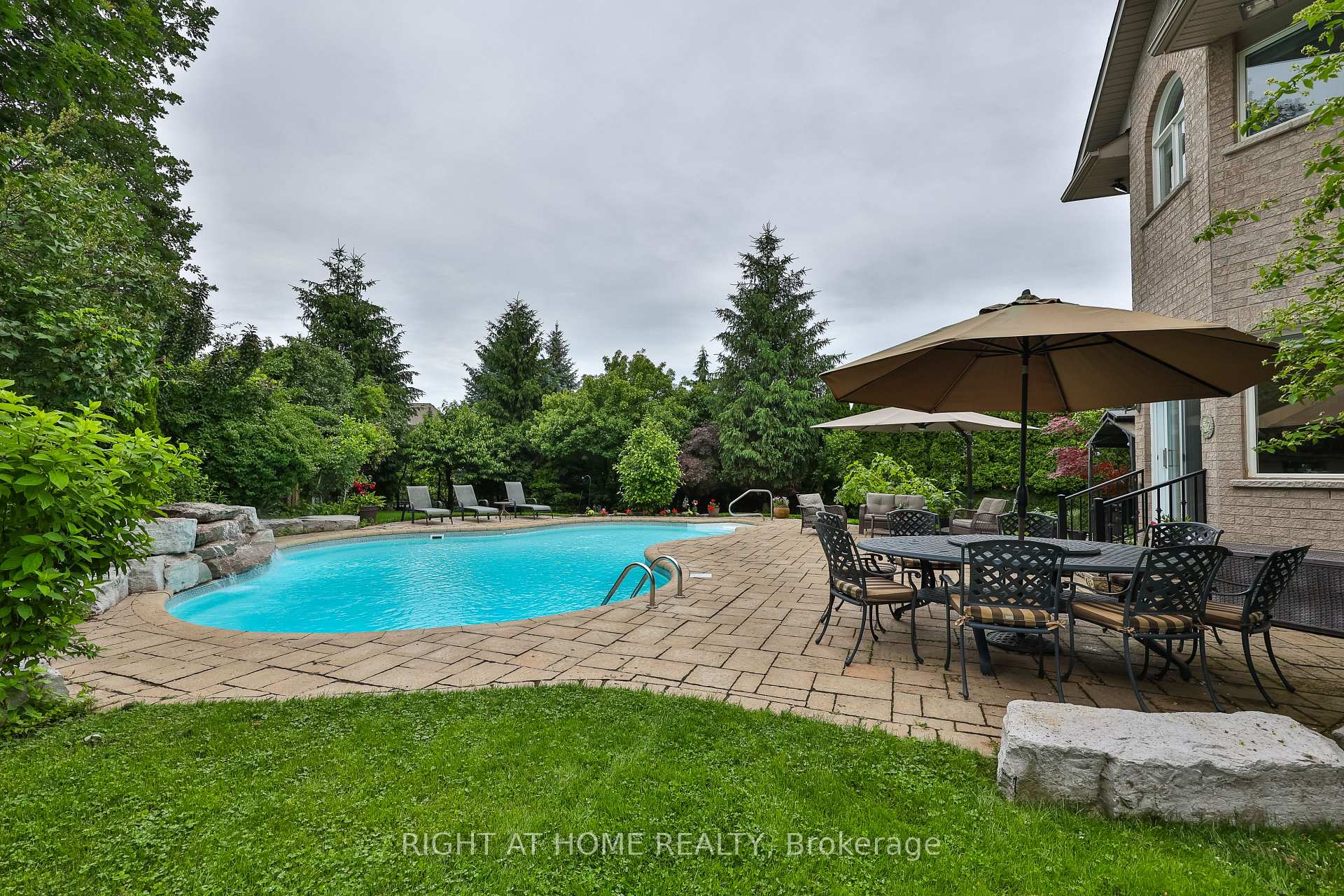 Photo 31 of 2275 Whitecliffe Way, Oakville, Westmount — HOMEH