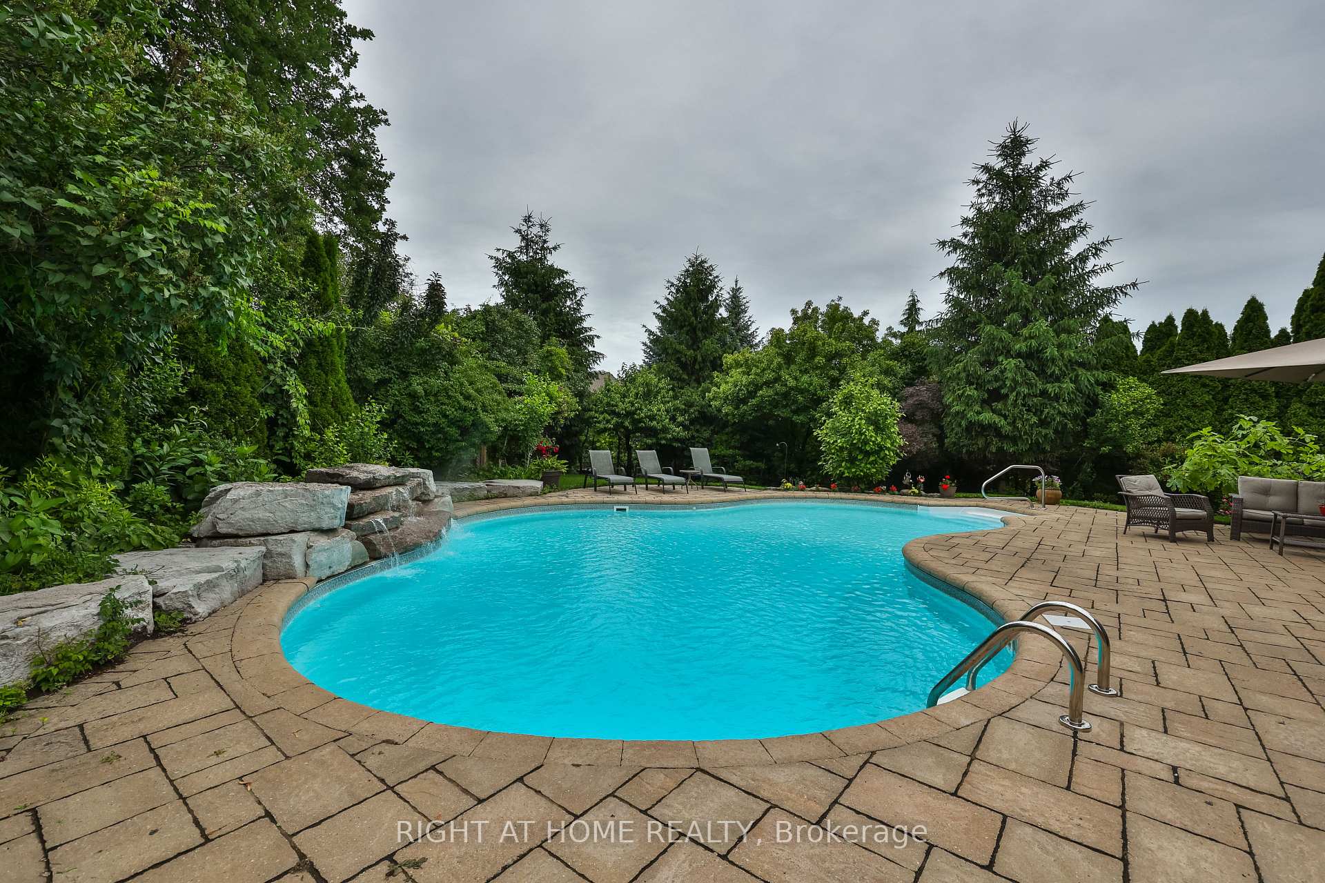 Photo 32 of 2275 Whitecliffe Way, Oakville, Westmount — HOMEH
