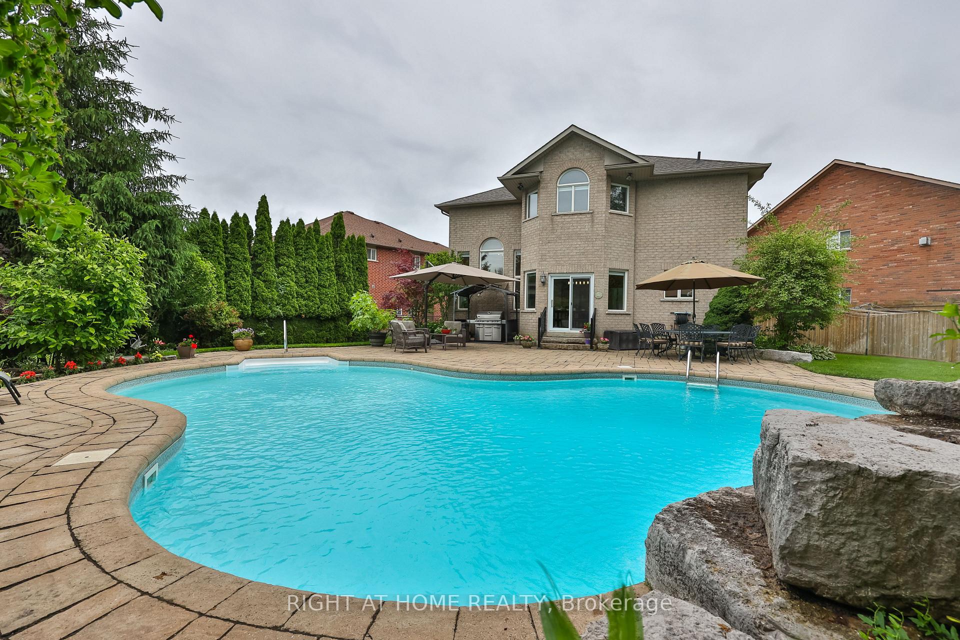 Photo 33 of 2275 Whitecliffe Way, Oakville, Westmount — HOMEH