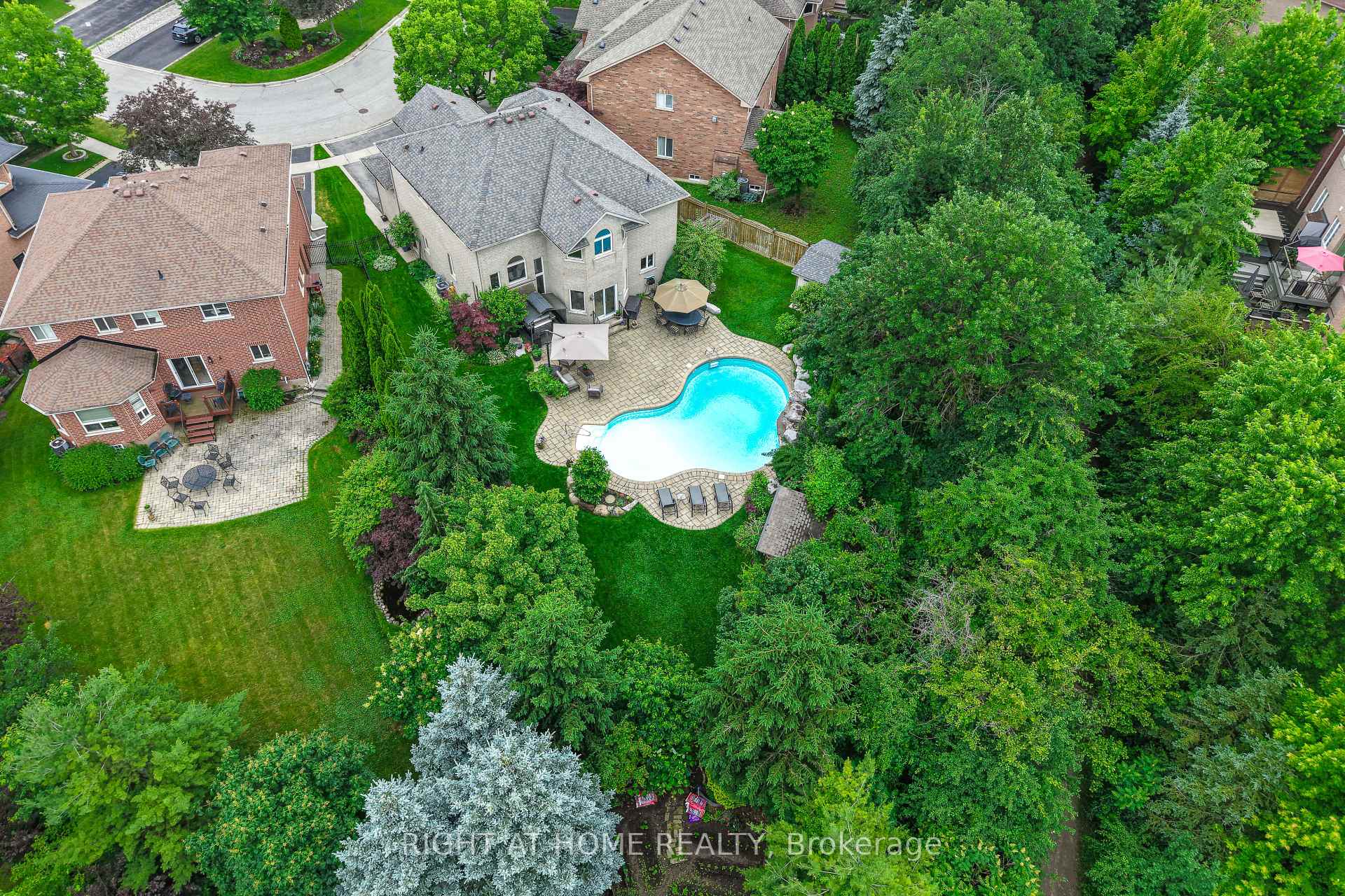 Photo 37 of 2275 Whitecliffe Way, Oakville, Westmount — HOMEH