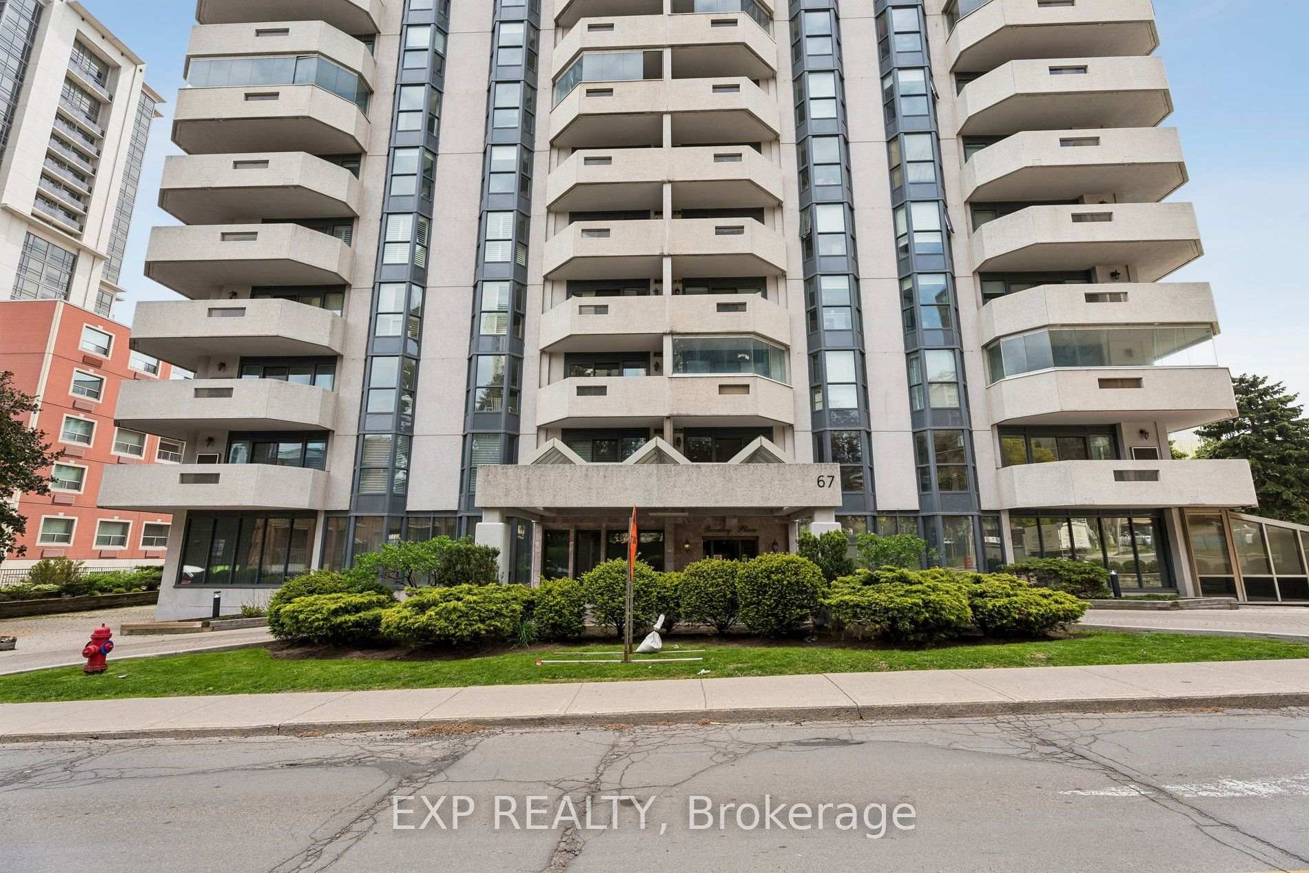 Photo 2 of Unit 1304, 67 Caroline Street S, Hamilton, Durand — HOMEH
