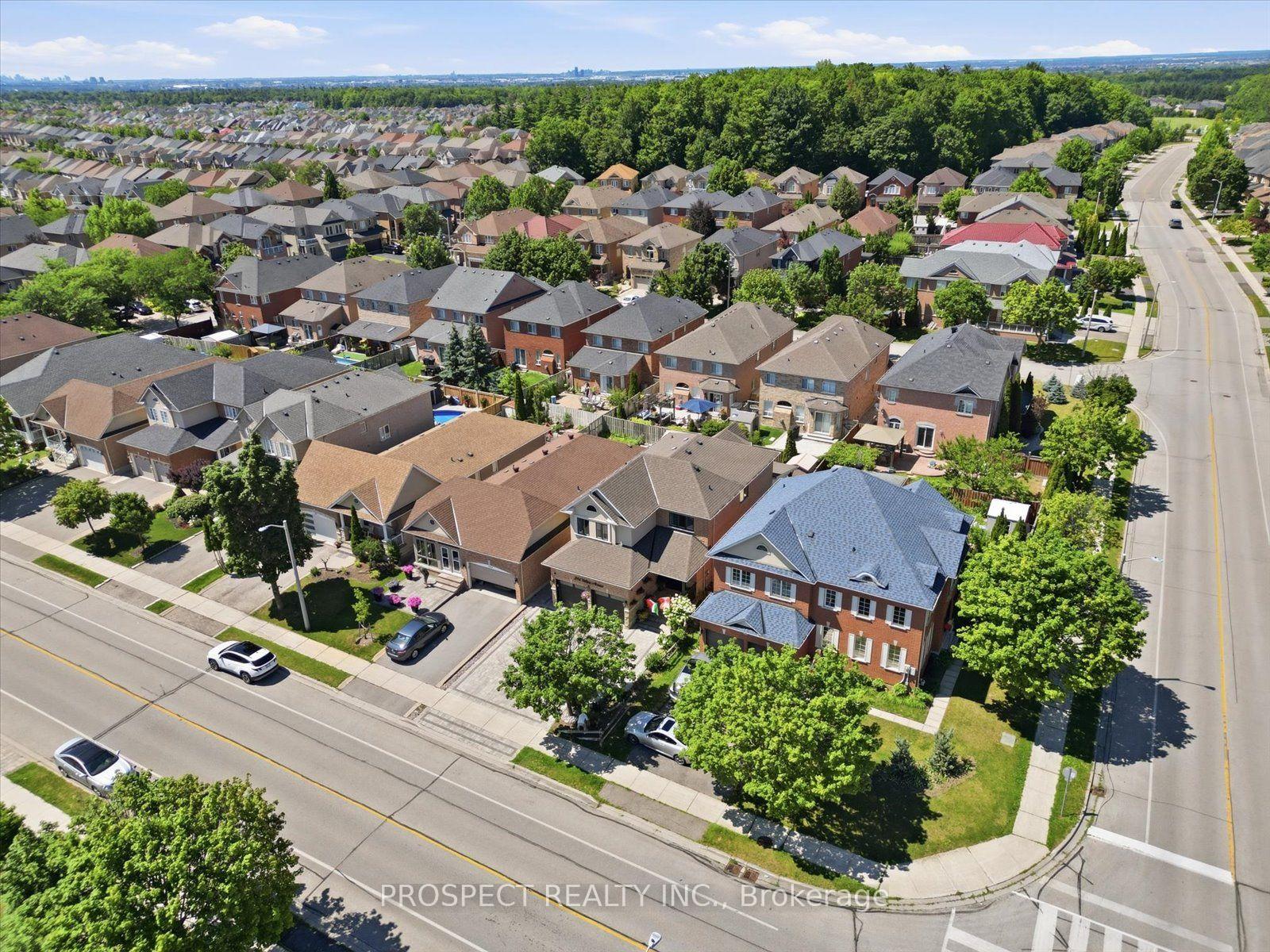Photo 32 of 348 Vellore Avenue, Vaughan, Vellore Village — HOMEH