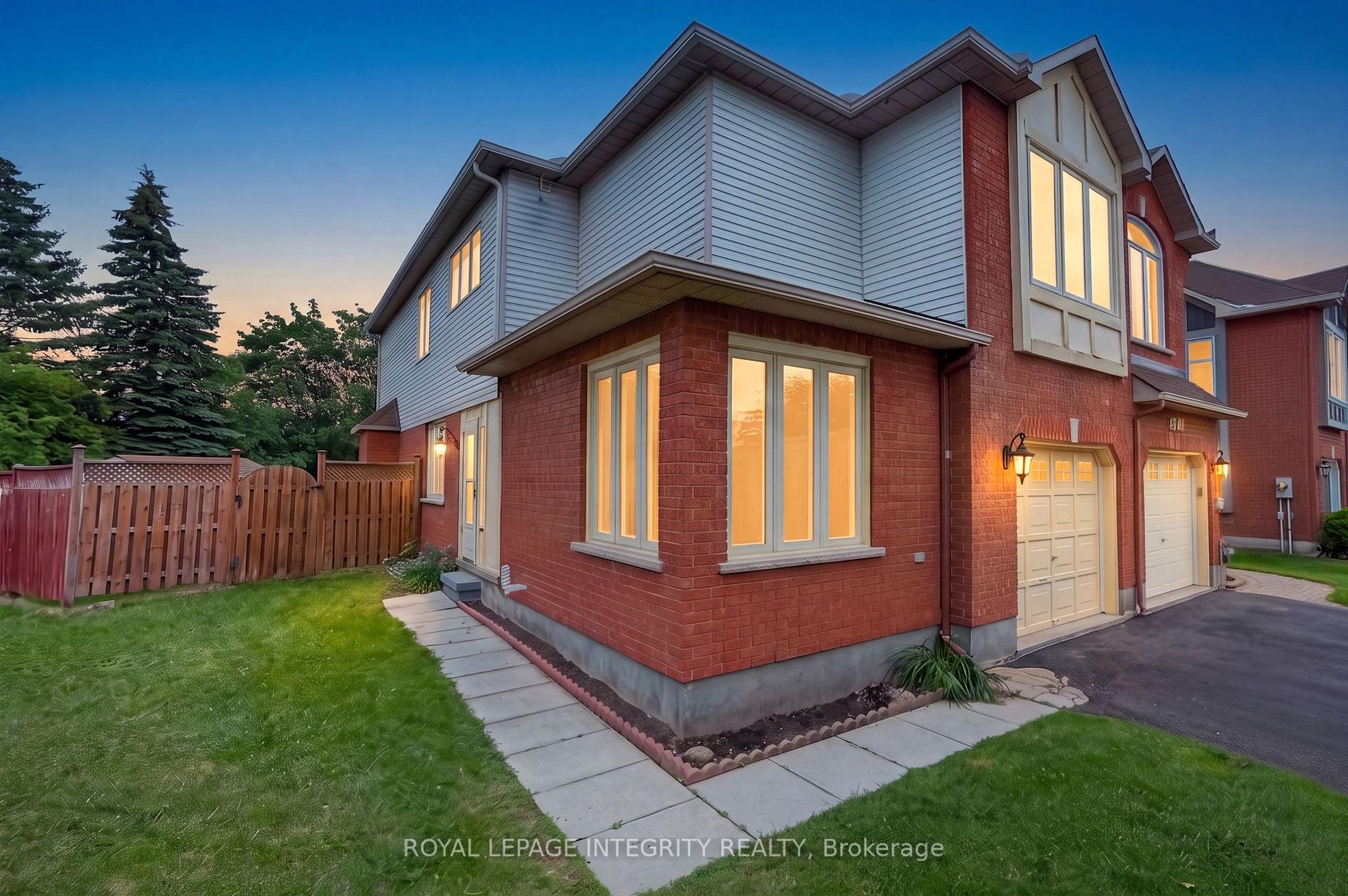 Front of 137 Hunterswood Crescent