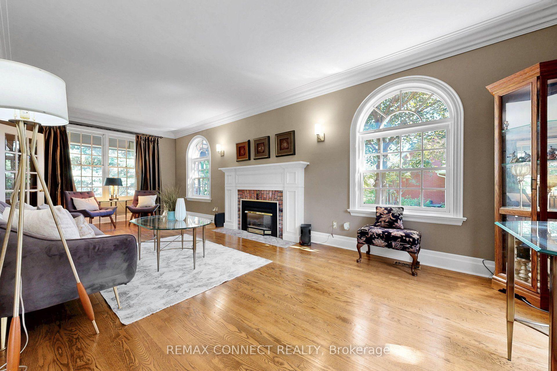 Photo 7 of 255 Loretta Crescent, Whitchurch-Stouffville, Stouffville — HOMEH