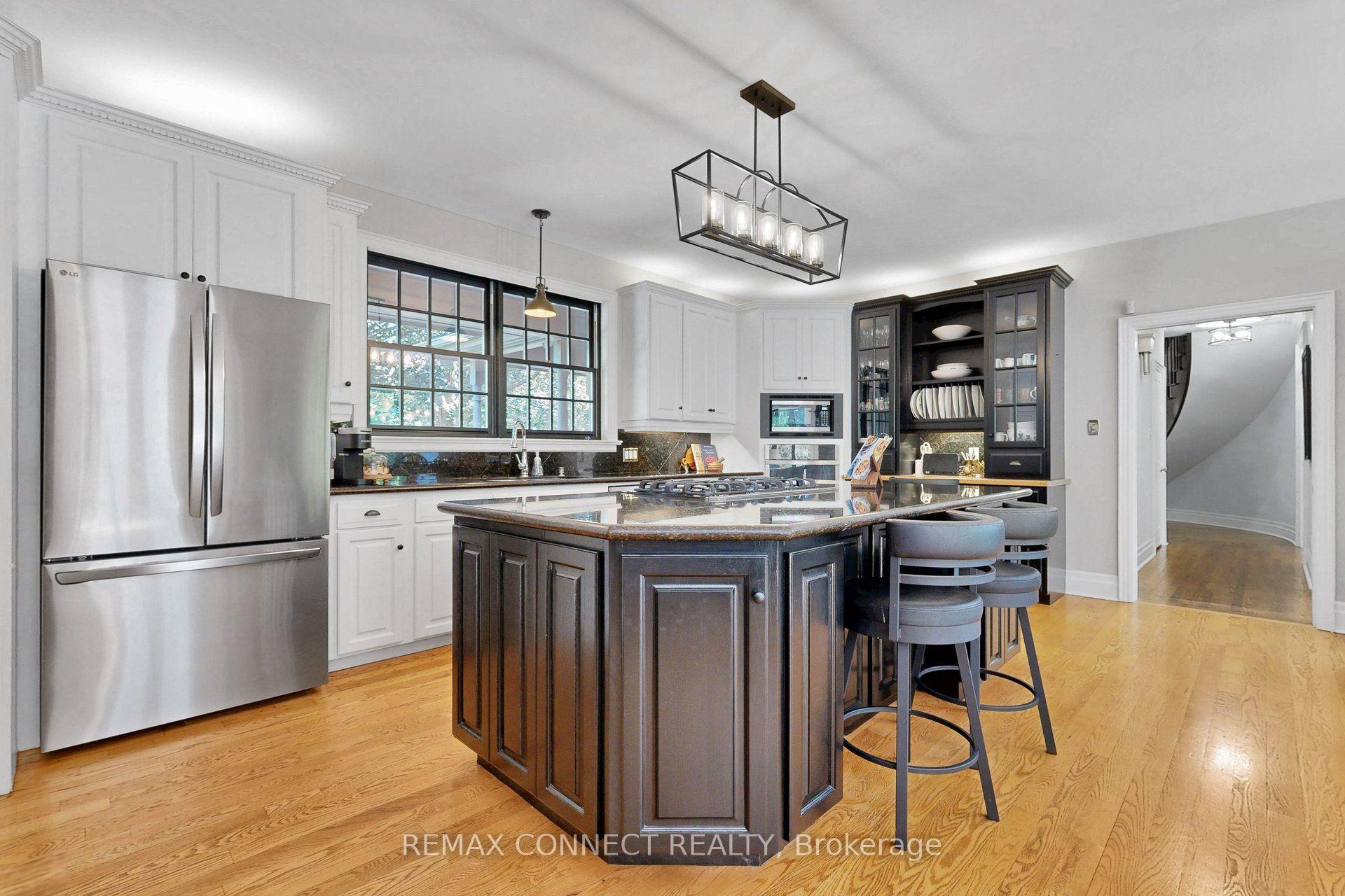Photo 10 of 255 Loretta Crescent, Whitchurch-Stouffville, Stouffville — HOMEH