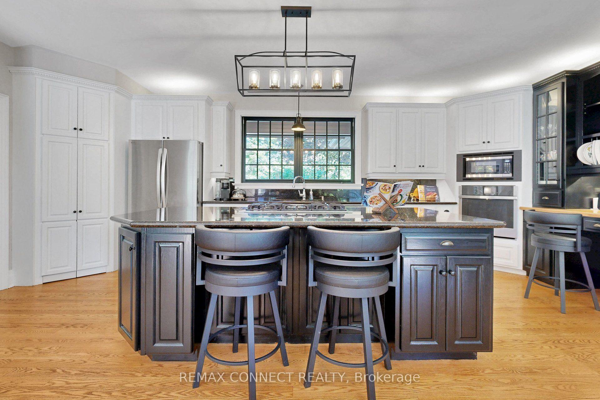 Photo 11 of 255 Loretta Crescent, Whitchurch-Stouffville, Stouffville — HOMEH