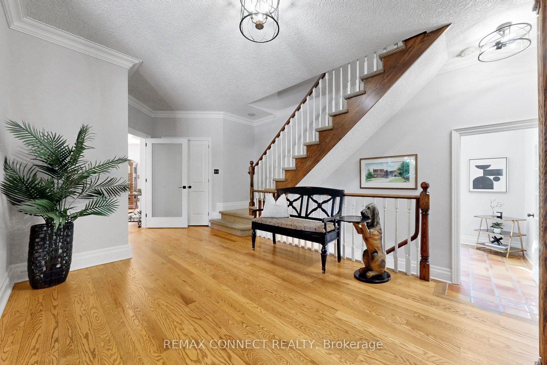 Photo 20 of 255 Loretta Crescent, Whitchurch-Stouffville, Stouffville — HOMEH