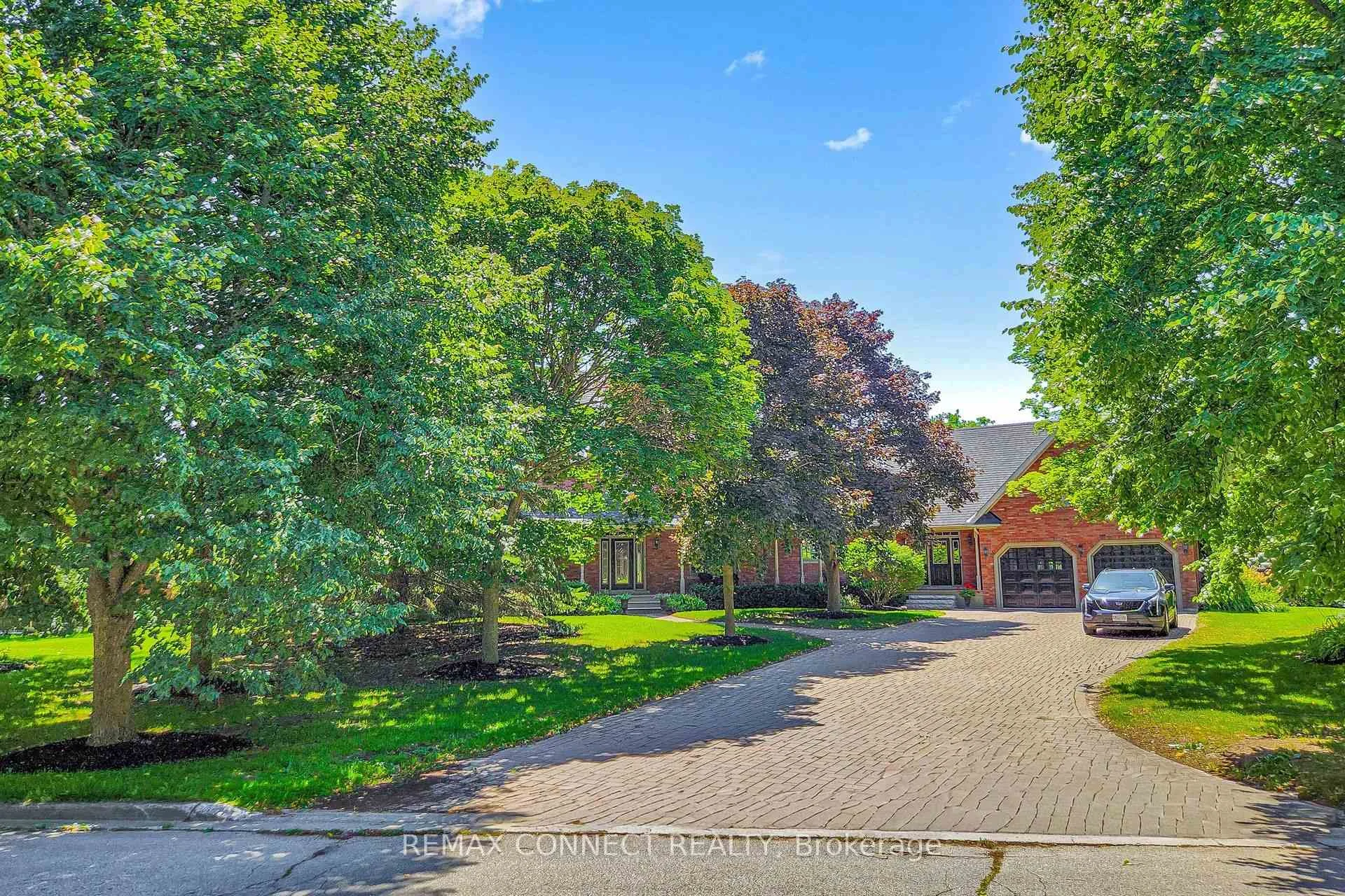 Photo 5 of 255 Loretta Crescent, Whitchurch-Stouffville, Stouffville — HOMEH