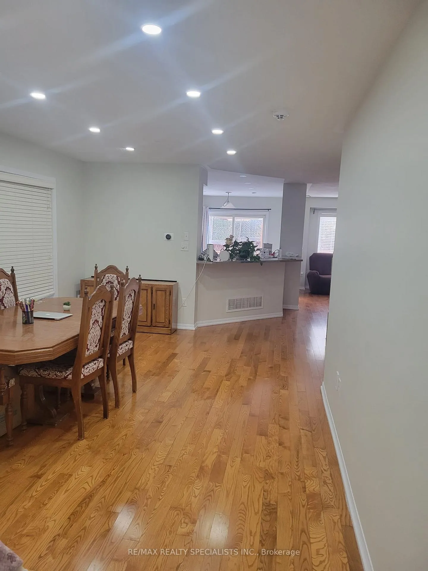 Photo 3 of Unit MAIN&UP, 26 Haverty Trail, Brampton, Northwest Brampton — HOMEH