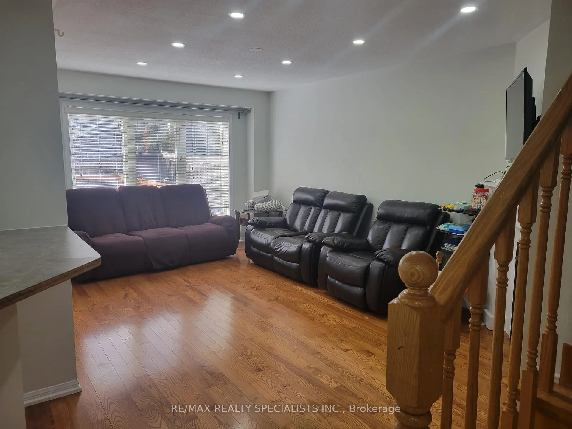 Photo 4 of Unit MAIN&UP, 26 Haverty Trail, Brampton, Northwest Brampton — HOMEH