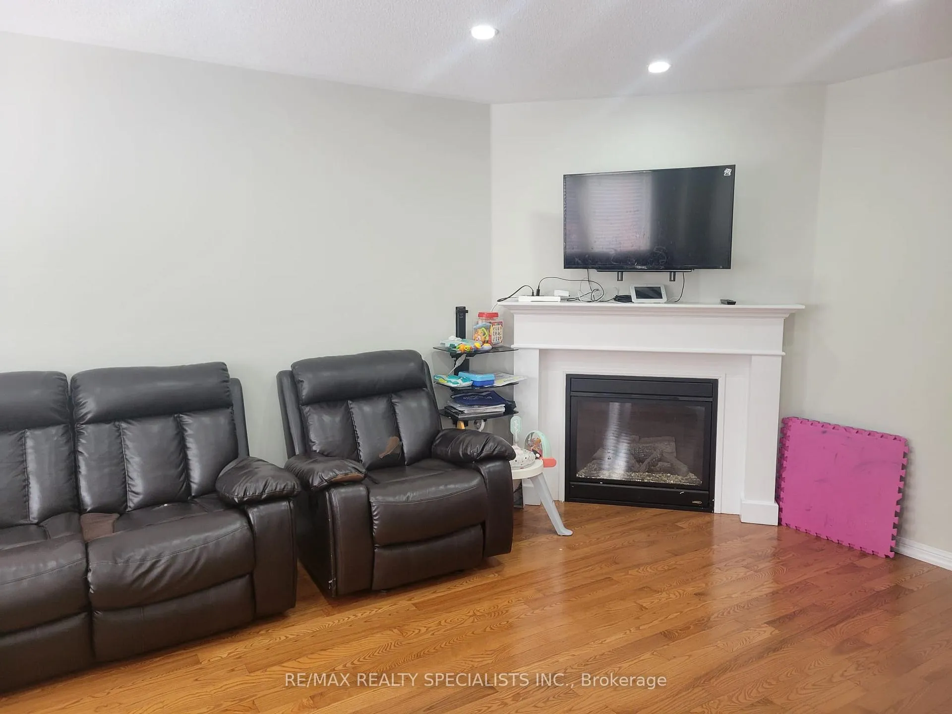 Photo 11 of Unit MAIN&UP, 26 Haverty Trail, Brampton, Northwest Brampton — HOMEH