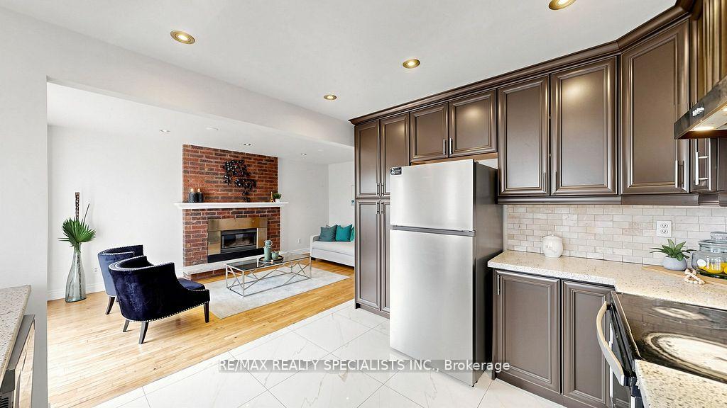 Photo 11 of 59 Sunforest Drive, Brampton, Heart Lake West — HOMEH