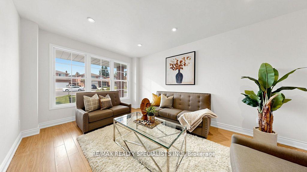 Photo 16 of 59 Sunforest Drive, Brampton, Heart Lake West — HOMEH