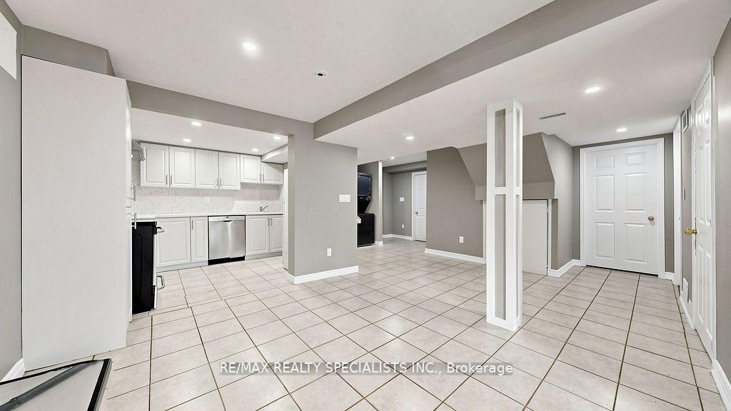 Photo 30 of 59 Sunforest Drive, Brampton, Heart Lake West — HOMEH