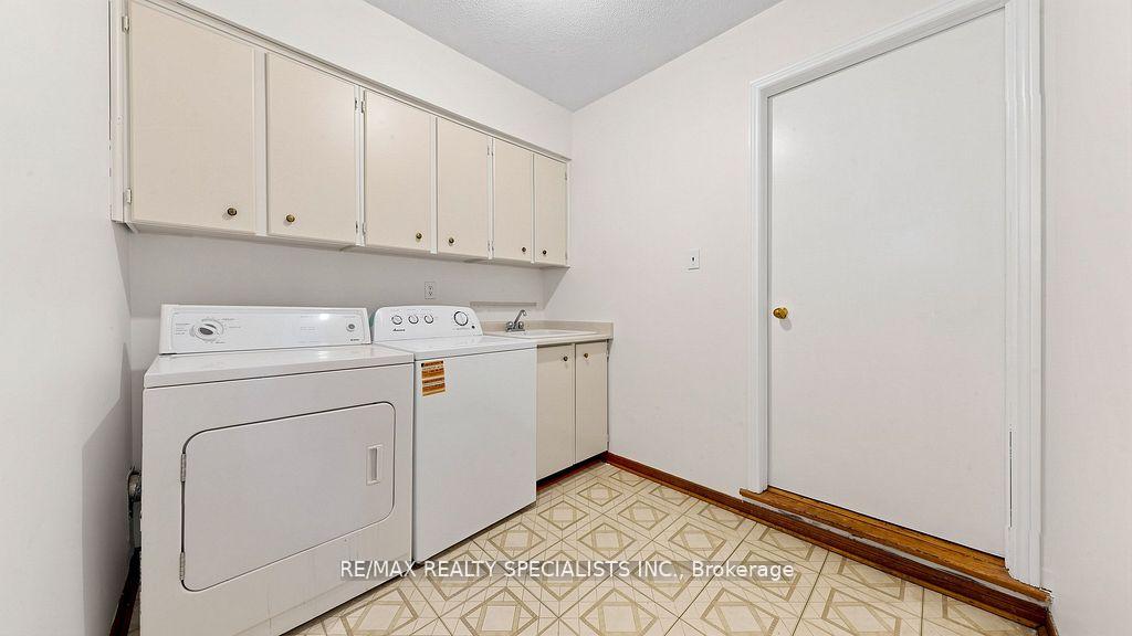 Photo 37 of 59 Sunforest Drive, Brampton, Heart Lake West — HOMEH