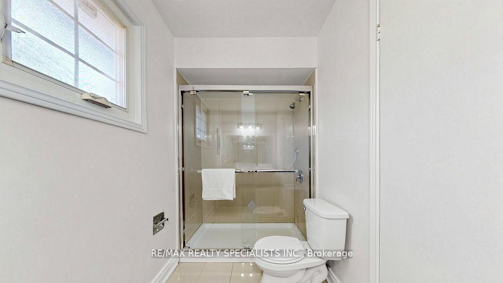 Photo 47 of 59 Sunforest Drive, Brampton, Heart Lake West — HOMEH