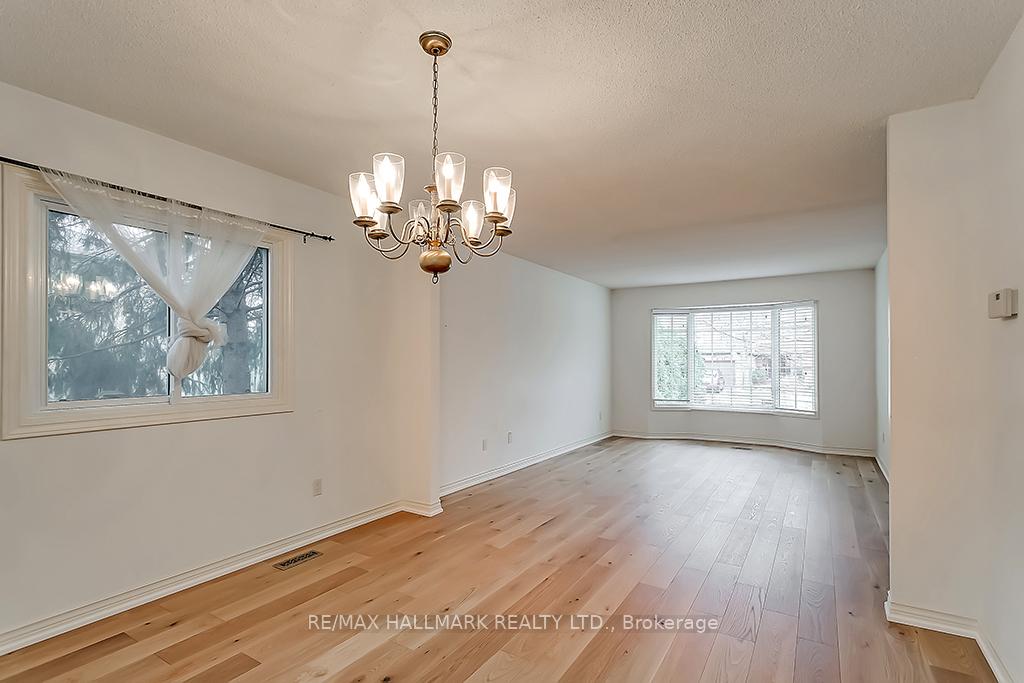 Photo 5 of 1361 Monks Passage, Oakville, Glen Abbey — HOMEH