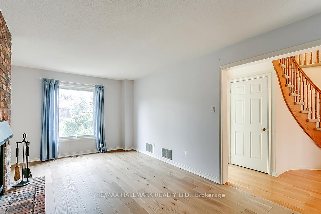 Photo 9 of 1361 Monks Passage, Oakville, Glen Abbey — HOMEH