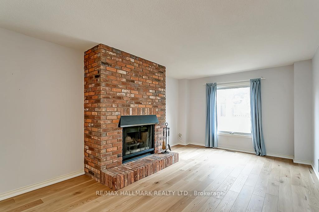 Photo 10 of 1361 Monks Passage, Oakville, Glen Abbey — HOMEH