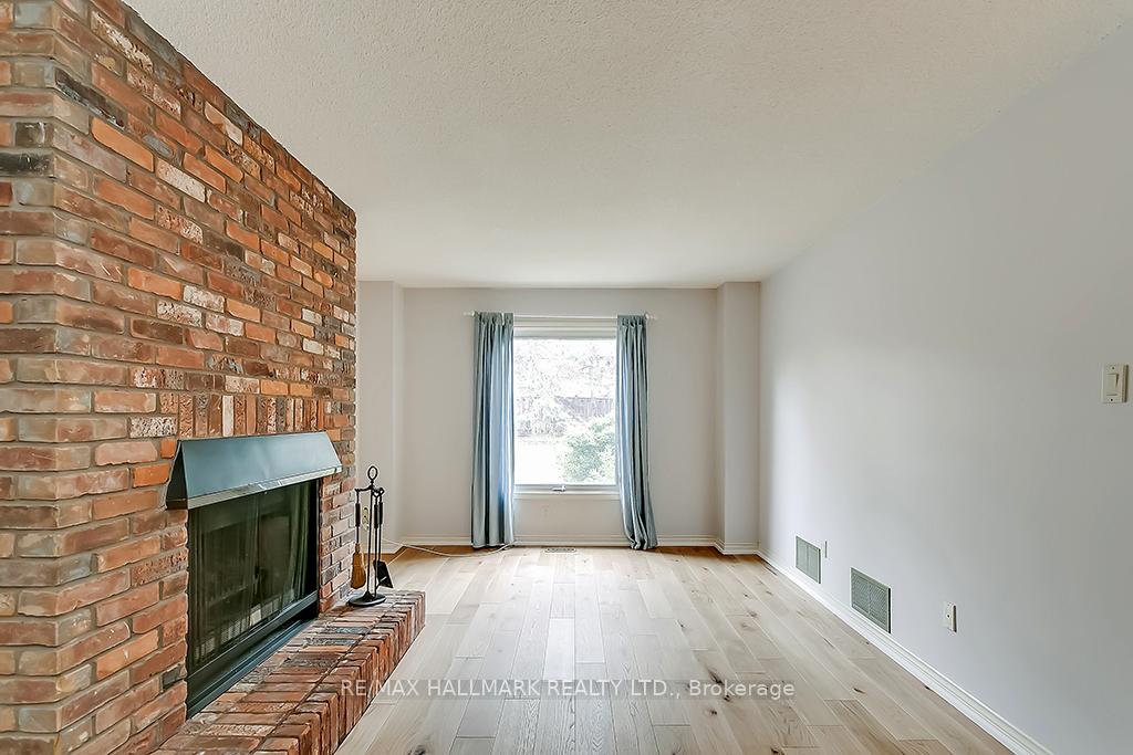 Photo 11 of 1361 Monks Passage, Oakville, Glen Abbey — HOMEH