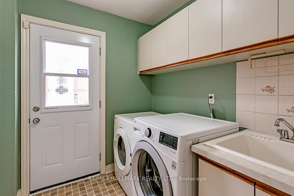 Photo 12 of 1361 Monks Passage, Oakville, Glen Abbey — HOMEH
