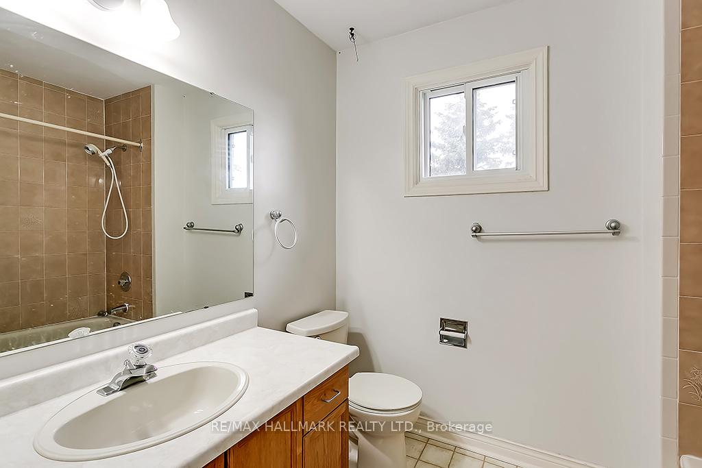 Photo 16 of 1361 Monks Passage, Oakville, Glen Abbey — HOMEH