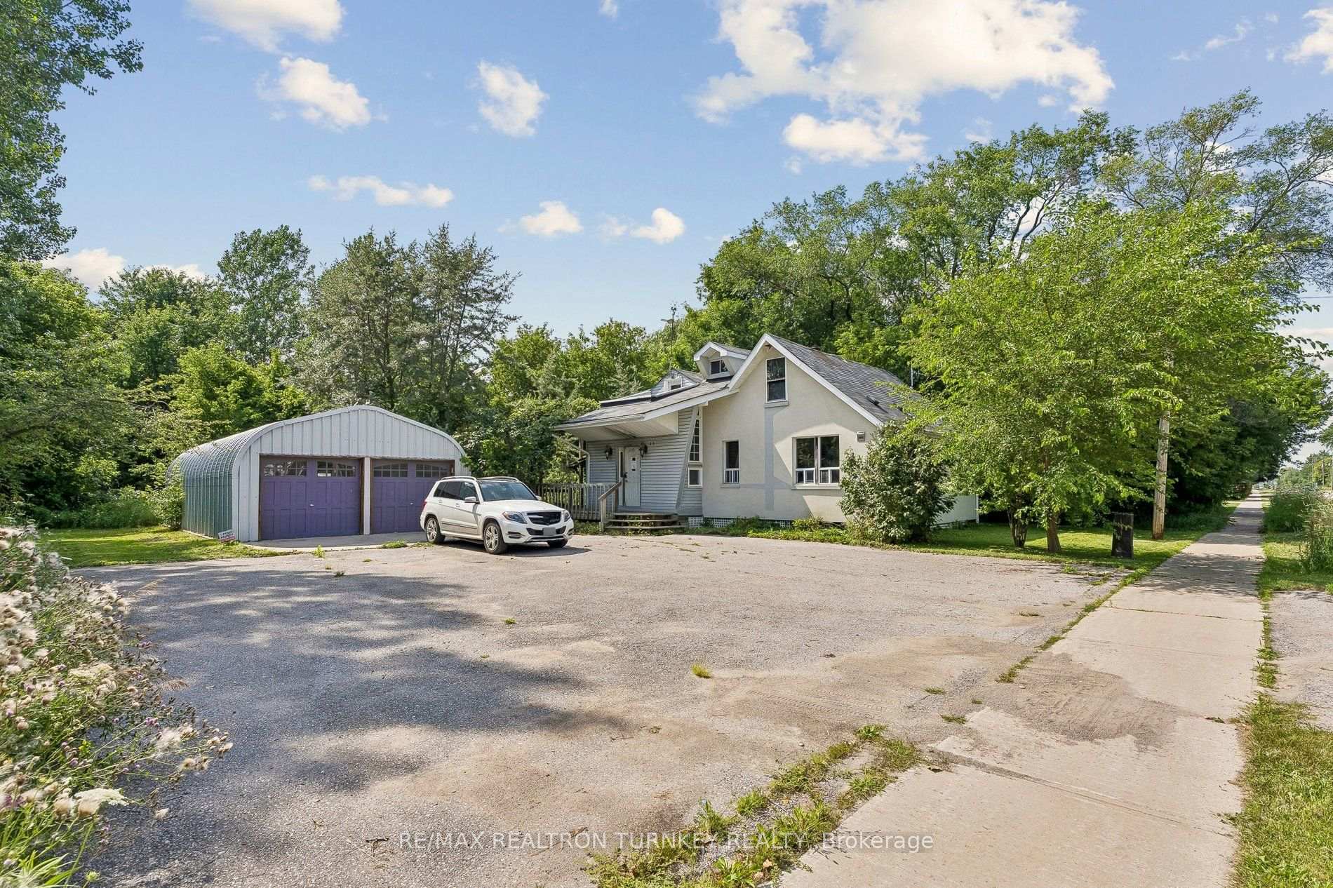 Photo 12 of 18930 Dufferin Street, King, Rural King — HOMEH