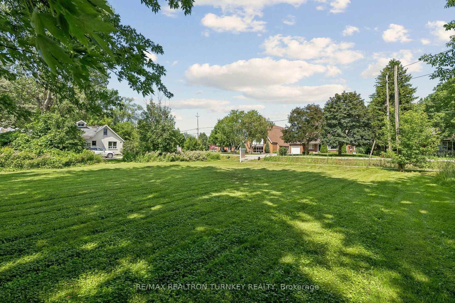 Photo 23 of 18930 Dufferin Street, King, Rural King — HOMEH
