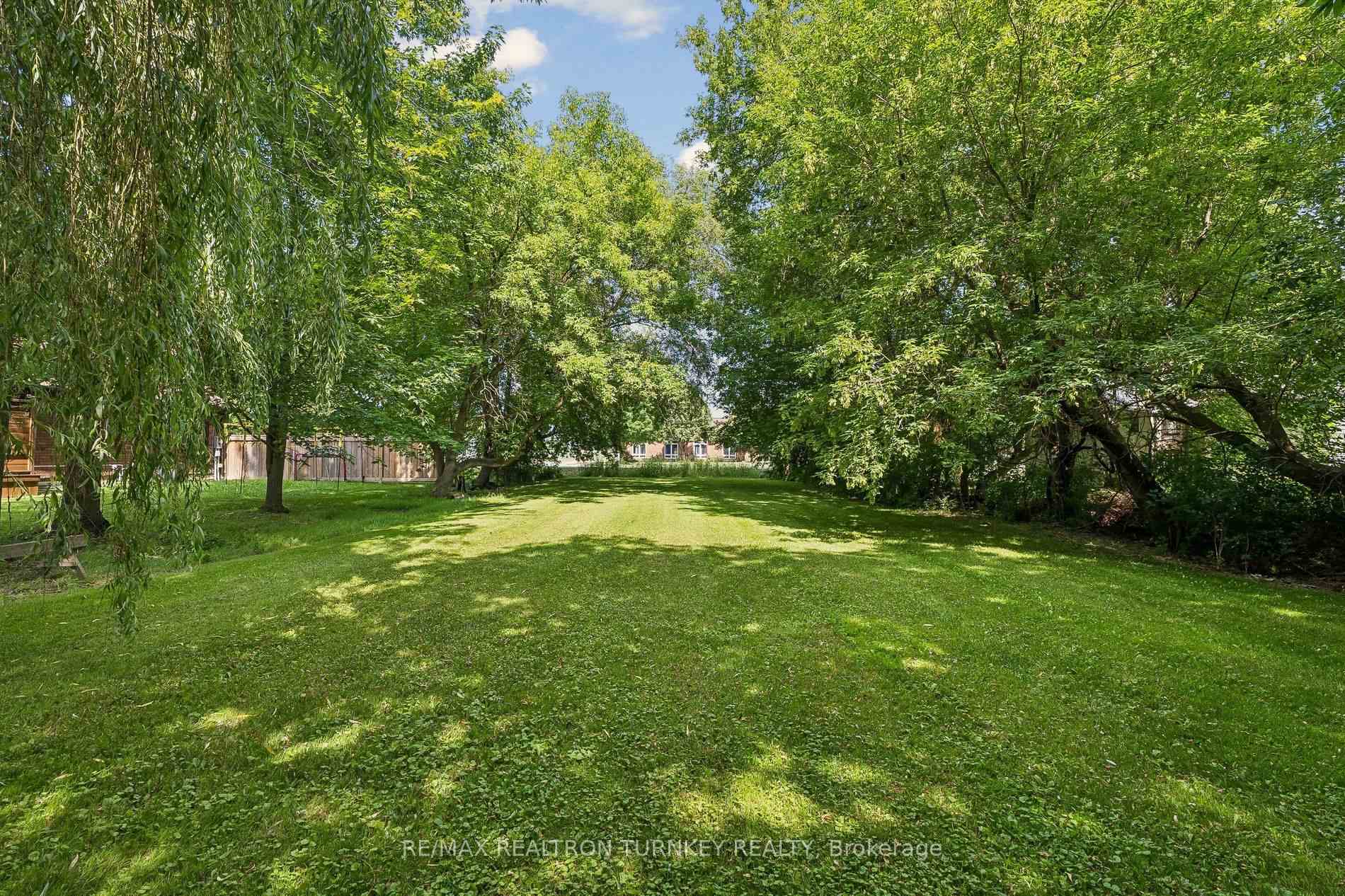 Photo 24 of 18930 Dufferin Street, King, Rural King — HOMEH