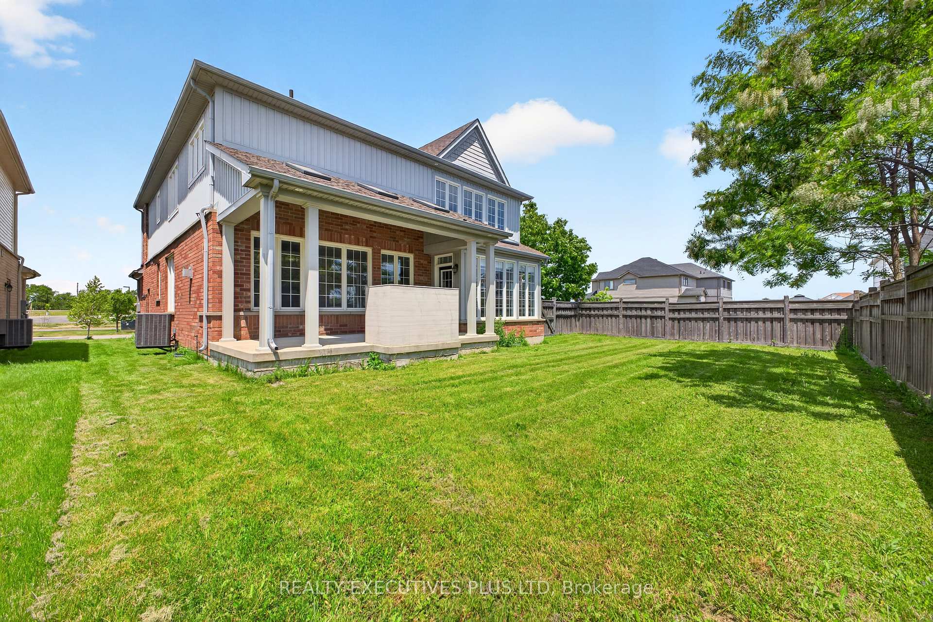 Photo 6 of 1 Sunset Way, Thorold, Rolling Meadows — HOMEH