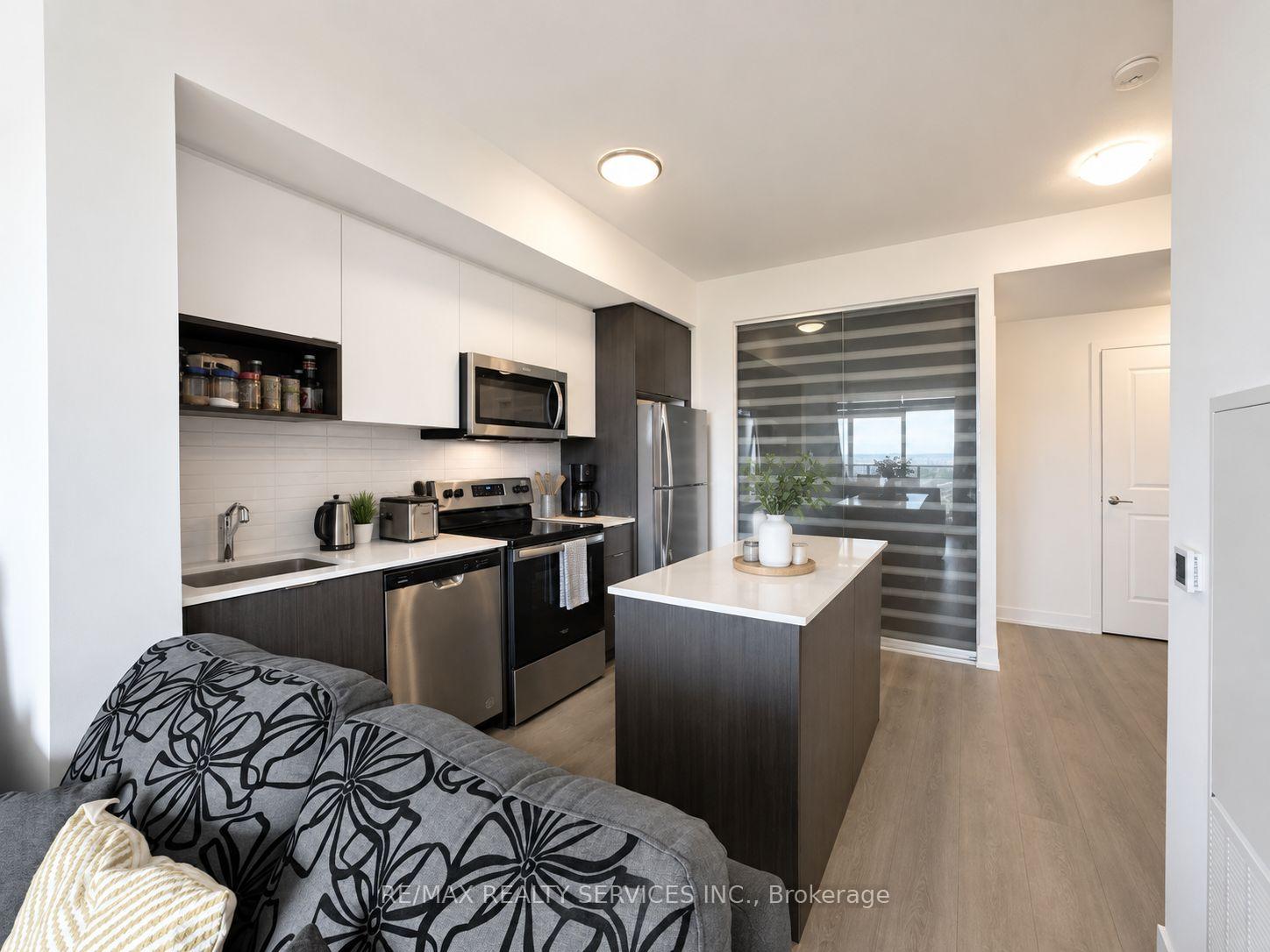 Photo 1 of Unit 2108, 202 Burnhamthorpe Road E, Mississauga, Mississauga Valleys — HOMEH