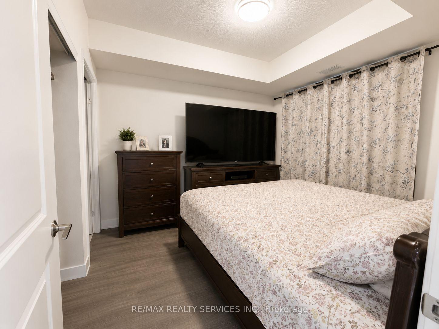 Photo 4 of Unit 2108, 202 Burnhamthorpe Road E, Mississauga, Mississauga Valleys — HOMEH
