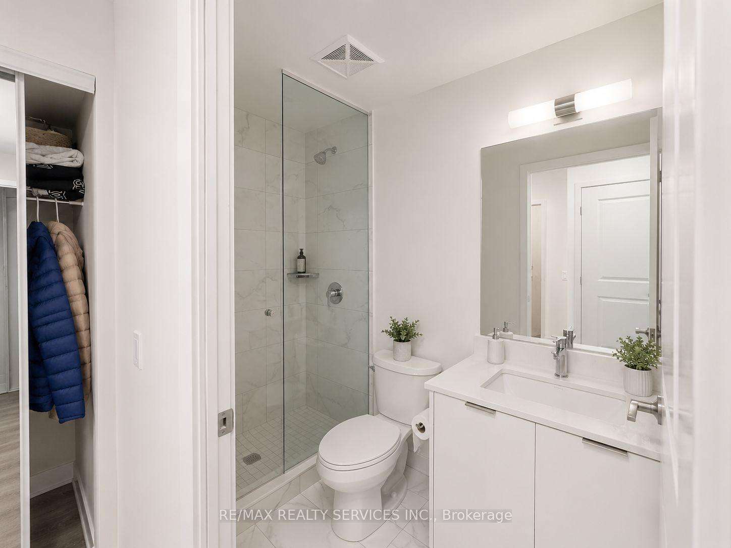 Photo 5 of Unit 2108, 202 Burnhamthorpe Road E, Mississauga, Mississauga Valleys — HOMEH
