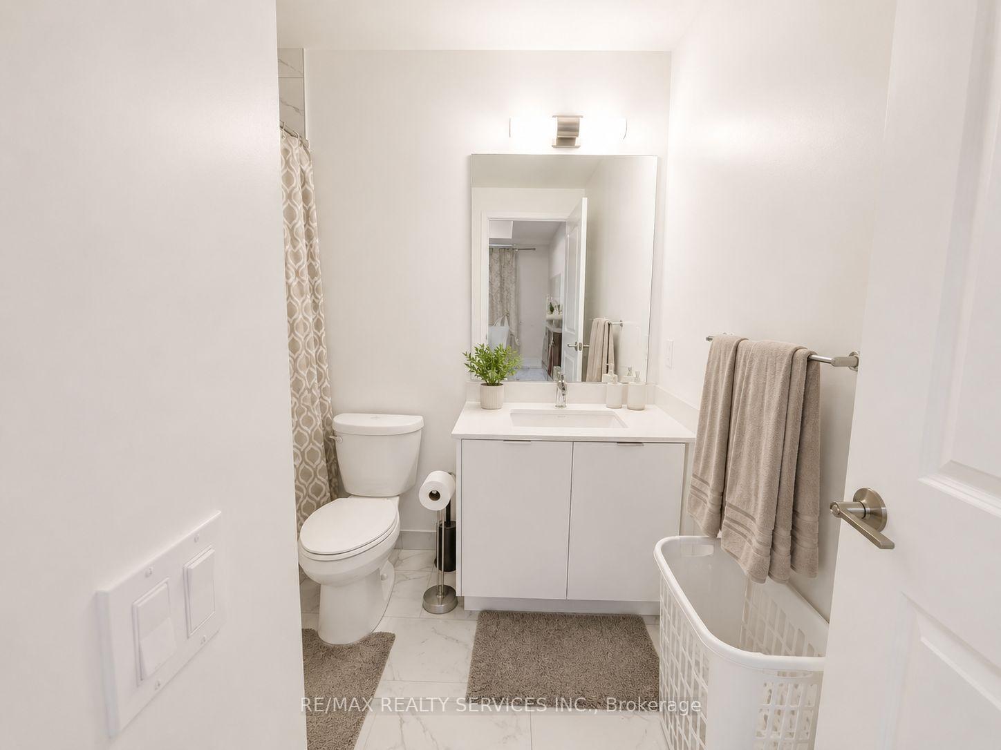 Photo 6 of Unit 2108, 202 Burnhamthorpe Road E, Mississauga, Mississauga Valleys — HOMEH