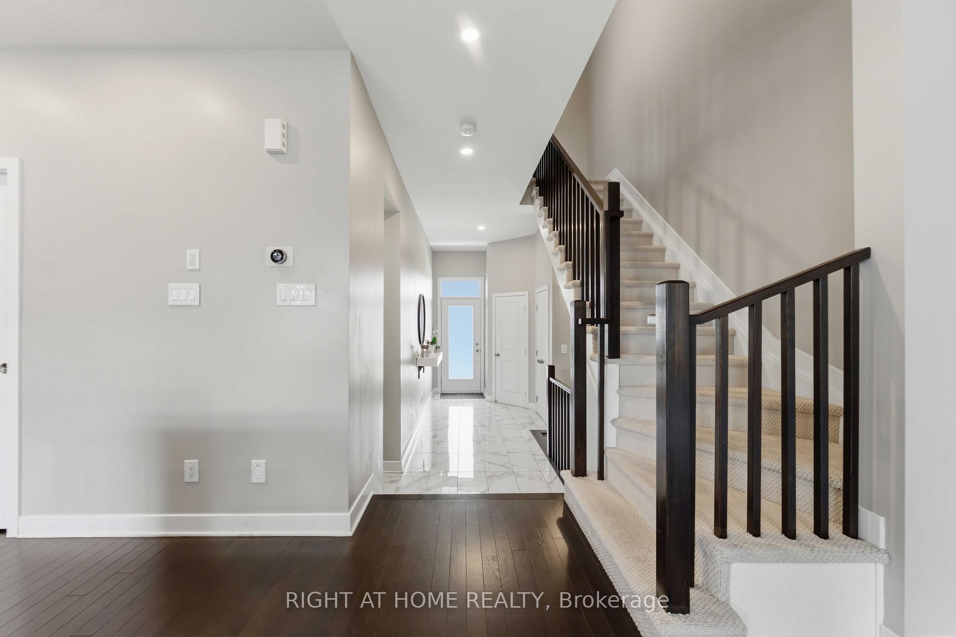 Photo 3 of 424 Markdale Terrace S, Ottawa, Riverside South/Gloucester Glen — HOMEH