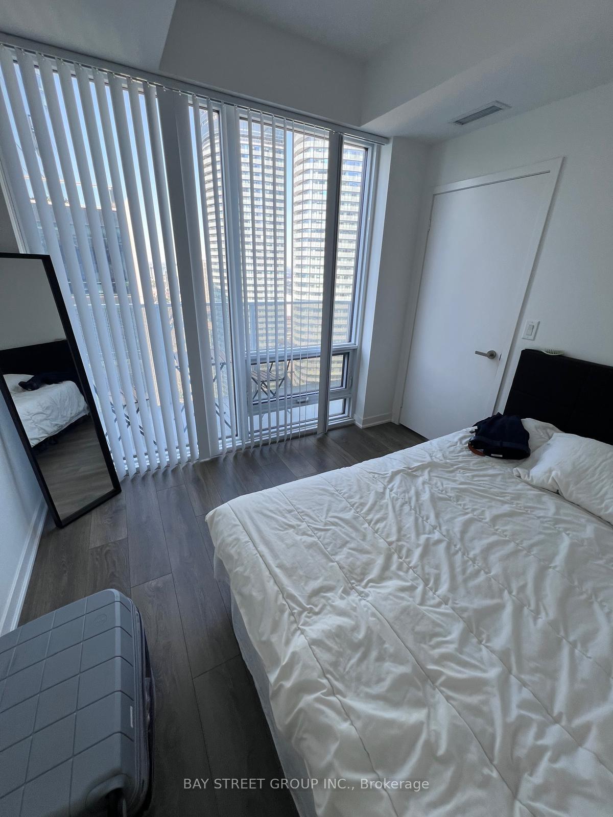 Photo 6 of Unit 4601, 100 Harbour Street, Toronto, Waterfront Communities — HOMEH