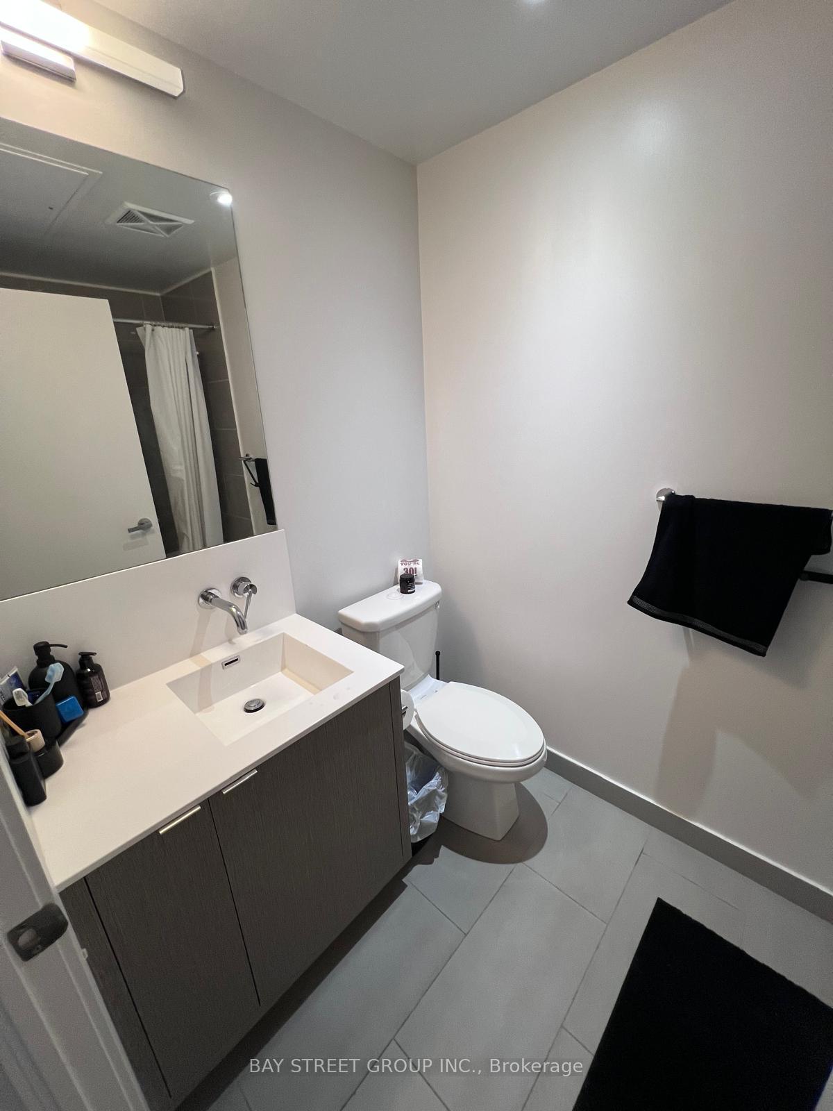 Photo 8 of Unit 4601, 100 Harbour Street, Toronto, Waterfront Communities — HOMEH